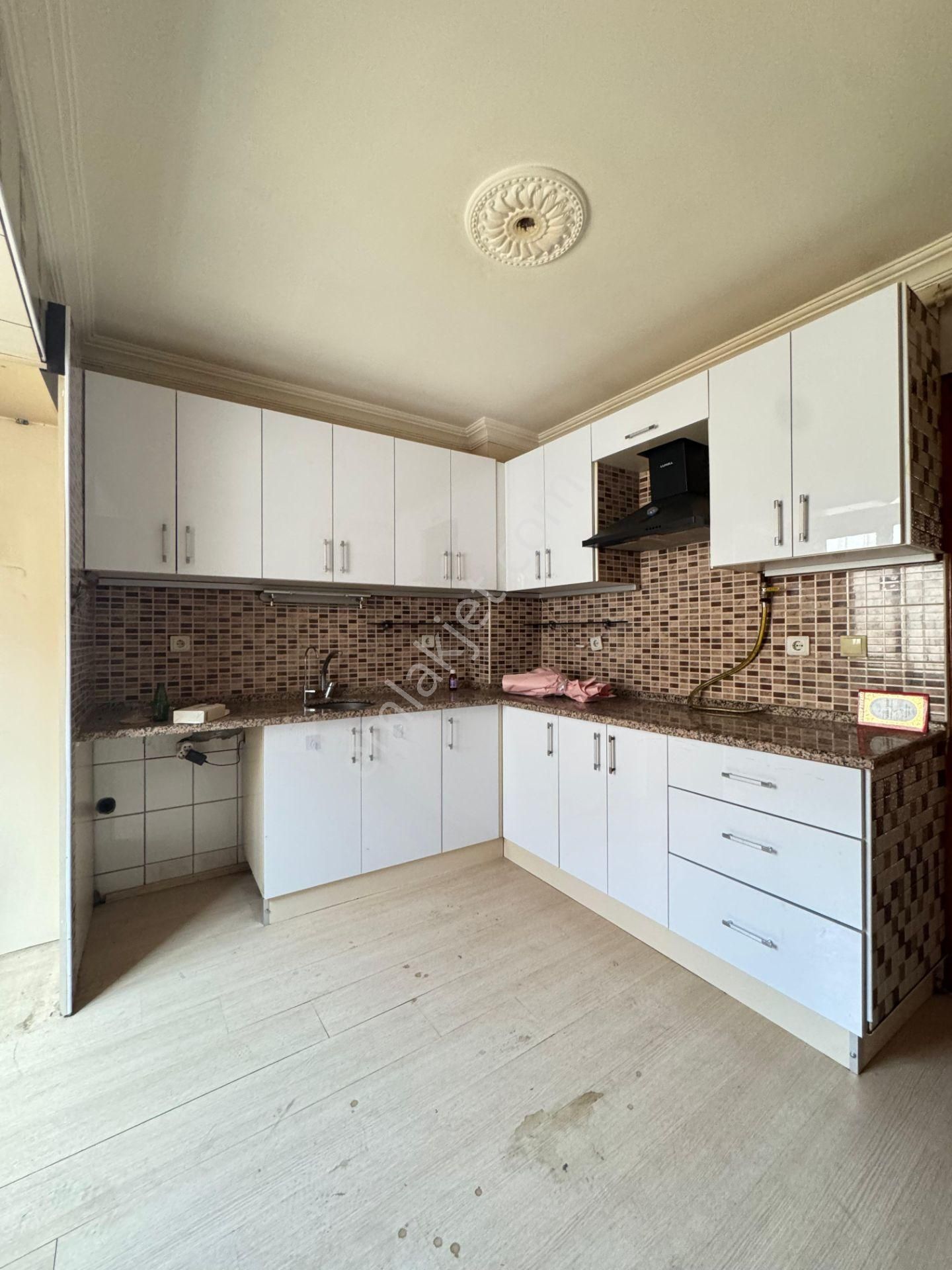 🏡alaybey Mahallesi 🏡 ✅2+1 85 M2 6 Katlının 4 Katı ❇️kapalı Mutfak