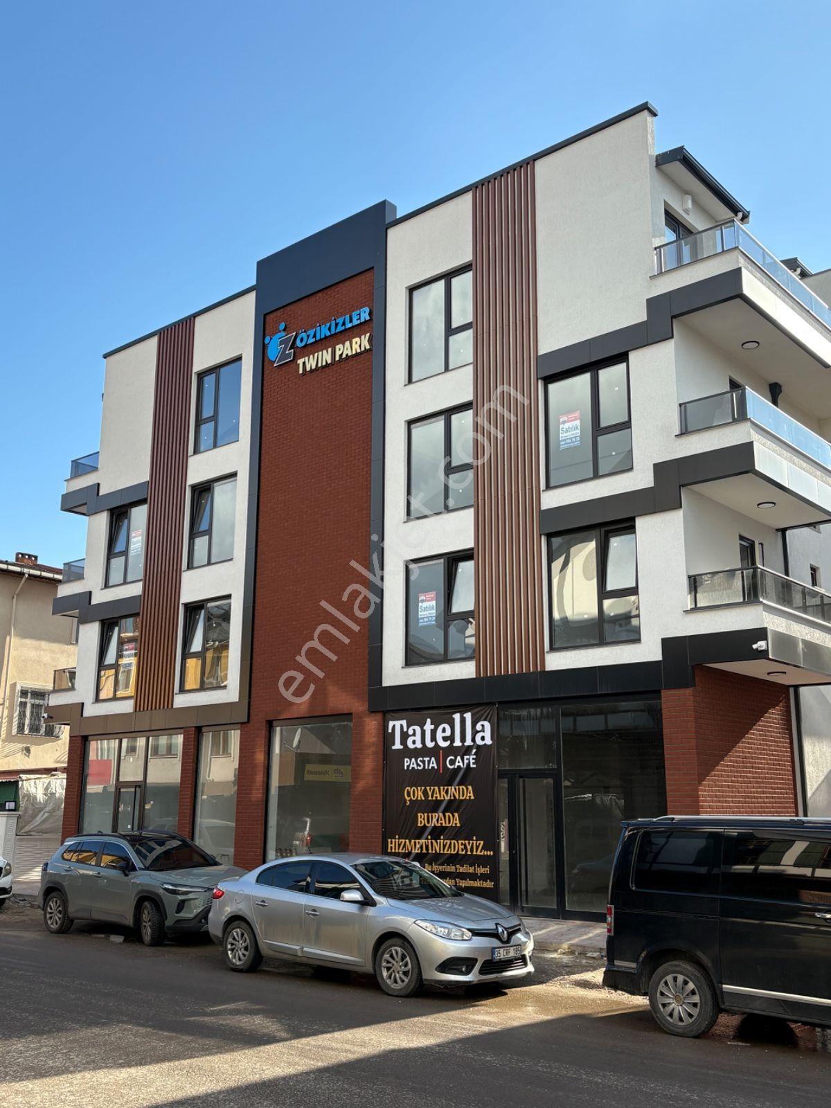 Kartepenin Kalbinde 1+1 Yeni Nesil Daire Ve Home Ofisler
