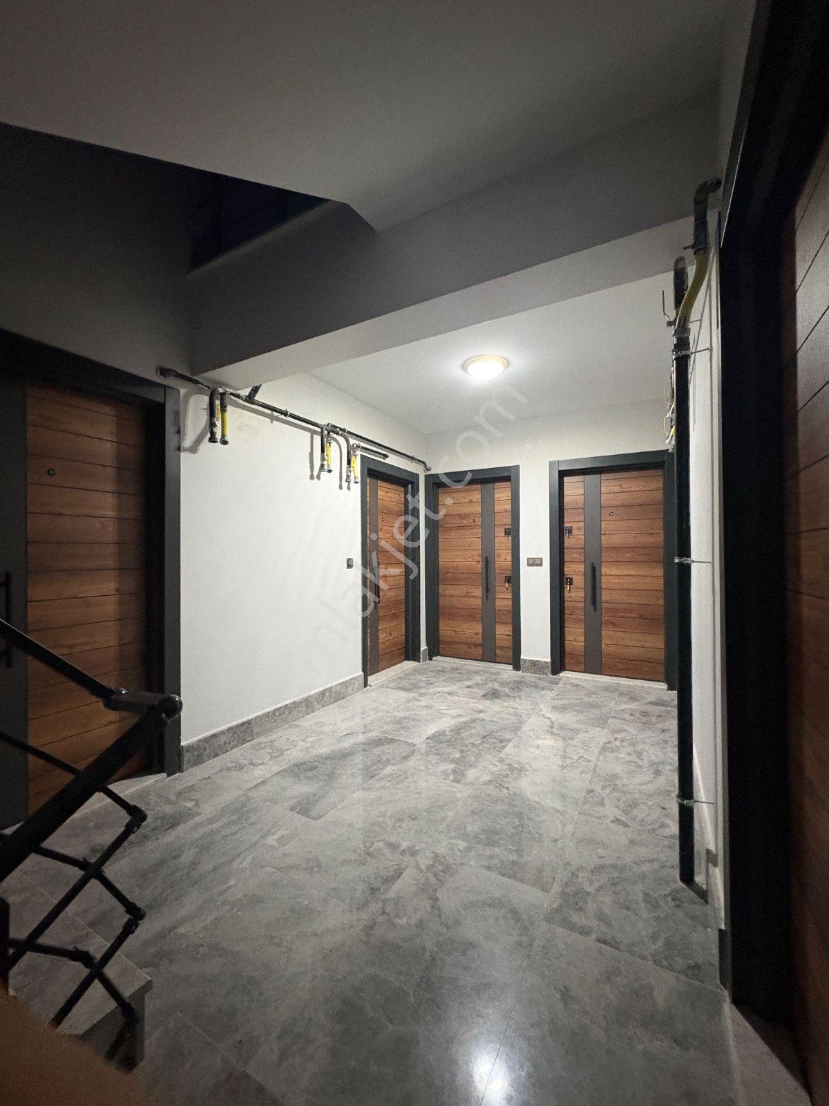 Kartepenin Kalbinde 1+1 Yeni Nesil Daire Ve Home Ofisler - Görsel 25