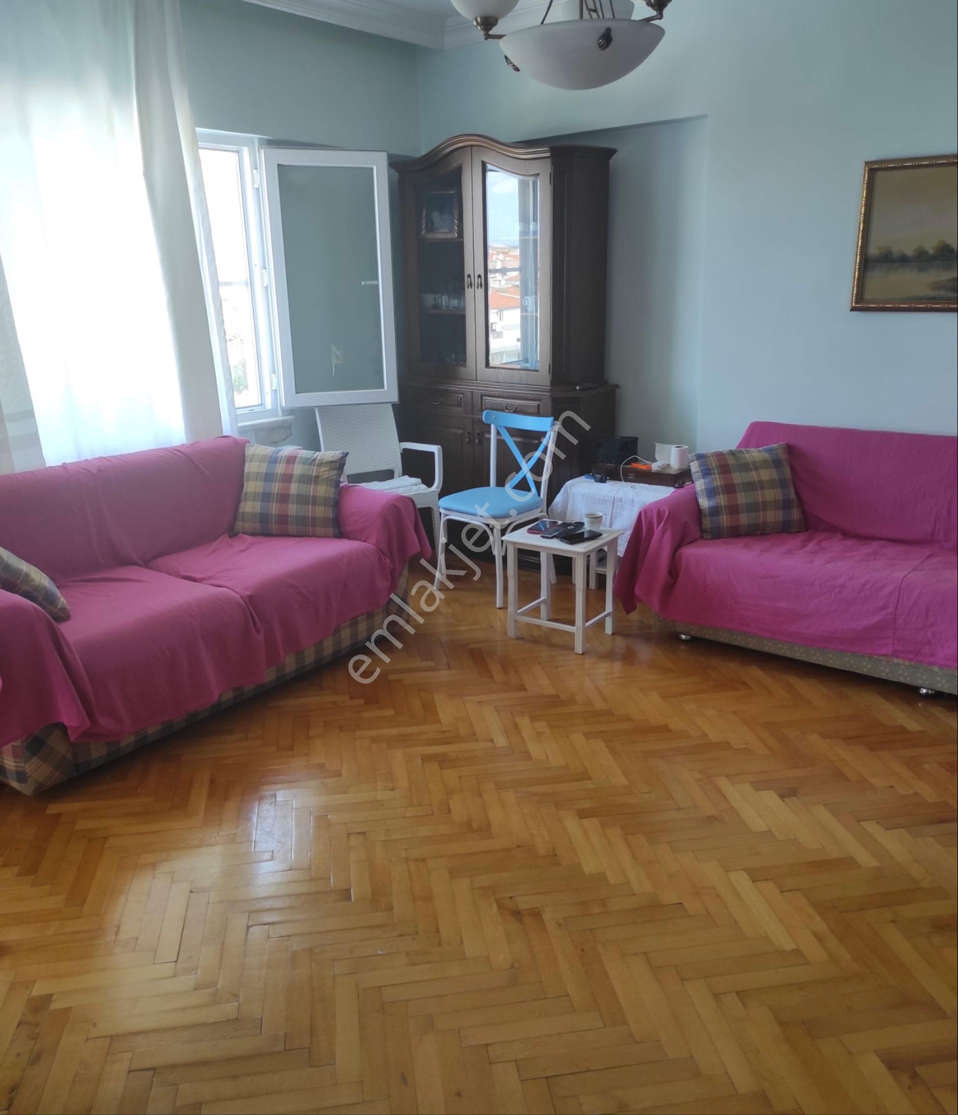 Çınarcık Merkezde Satılık 1+1 Daire