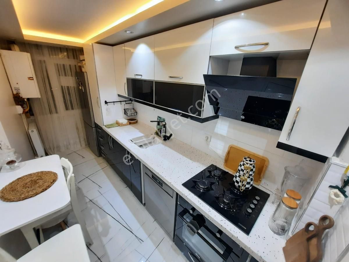 Sincan Tandoğan Mah 2+1 Full Yapılı Ara Katta Masrafsız Daire