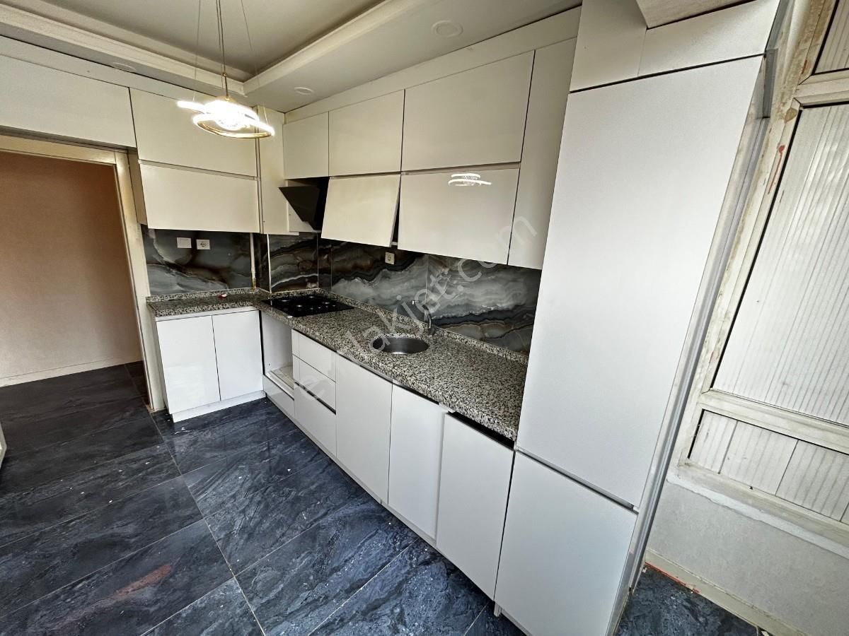 Sincan Akşemsettin Mah 3+1 Full Yapılı Katta Bağımsız Daire