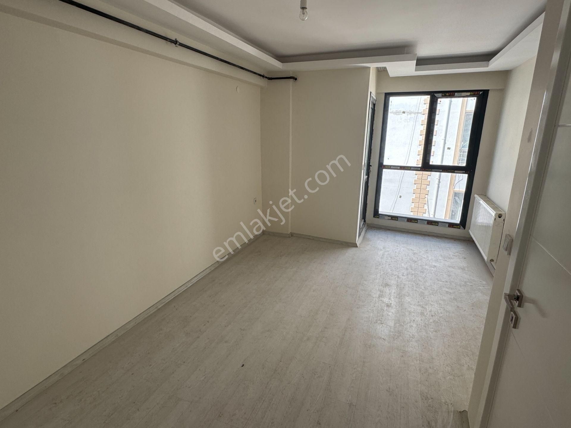 Central35 Üçkuyular Yakını Brüt 70m2 2+1 D.gaz Asansör