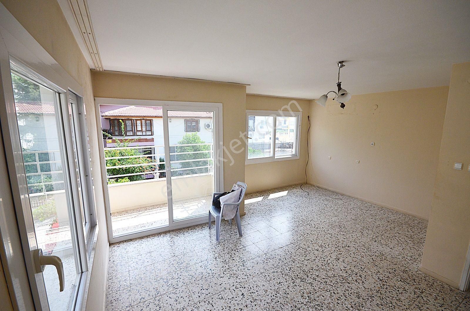 Dinç Emlak'dan Anıt Mah. 3+1 Katta Merkezi Konumda Kiralık Daire