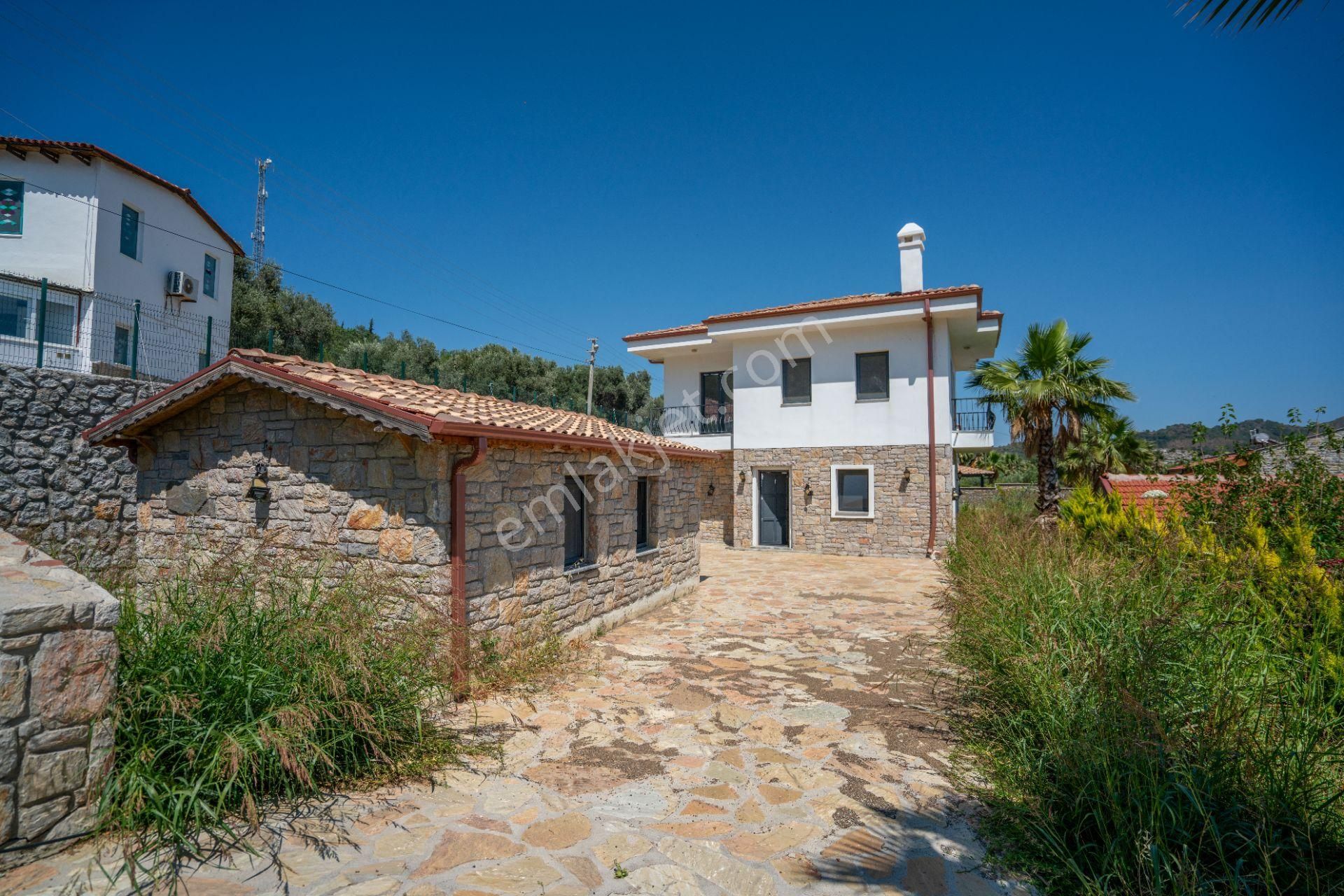 Datça Emecikte 1000m2 Arsa İçinde Deniz Manzaralı,havuzlu Villa - Görsel 3