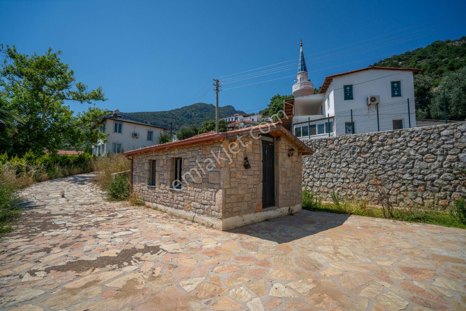 Datça Emecikte 1000m2 Arsa İçinde Deniz Manzaralı,havuzlu Villa - Görsel 4