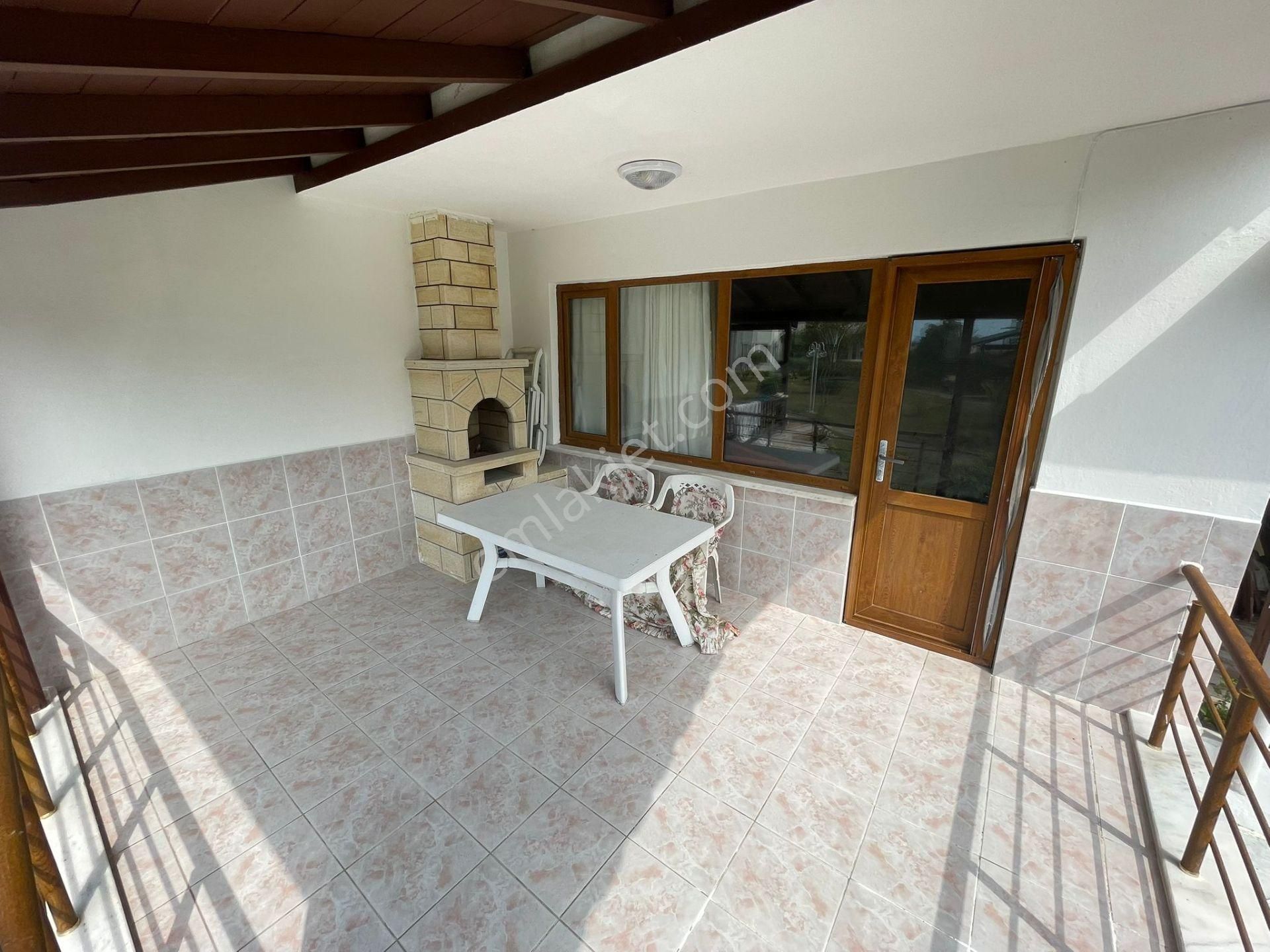 Karasu Güntur Sitesinde 3+1 Bahçeli Tatillik Villa!! - Görsel 23