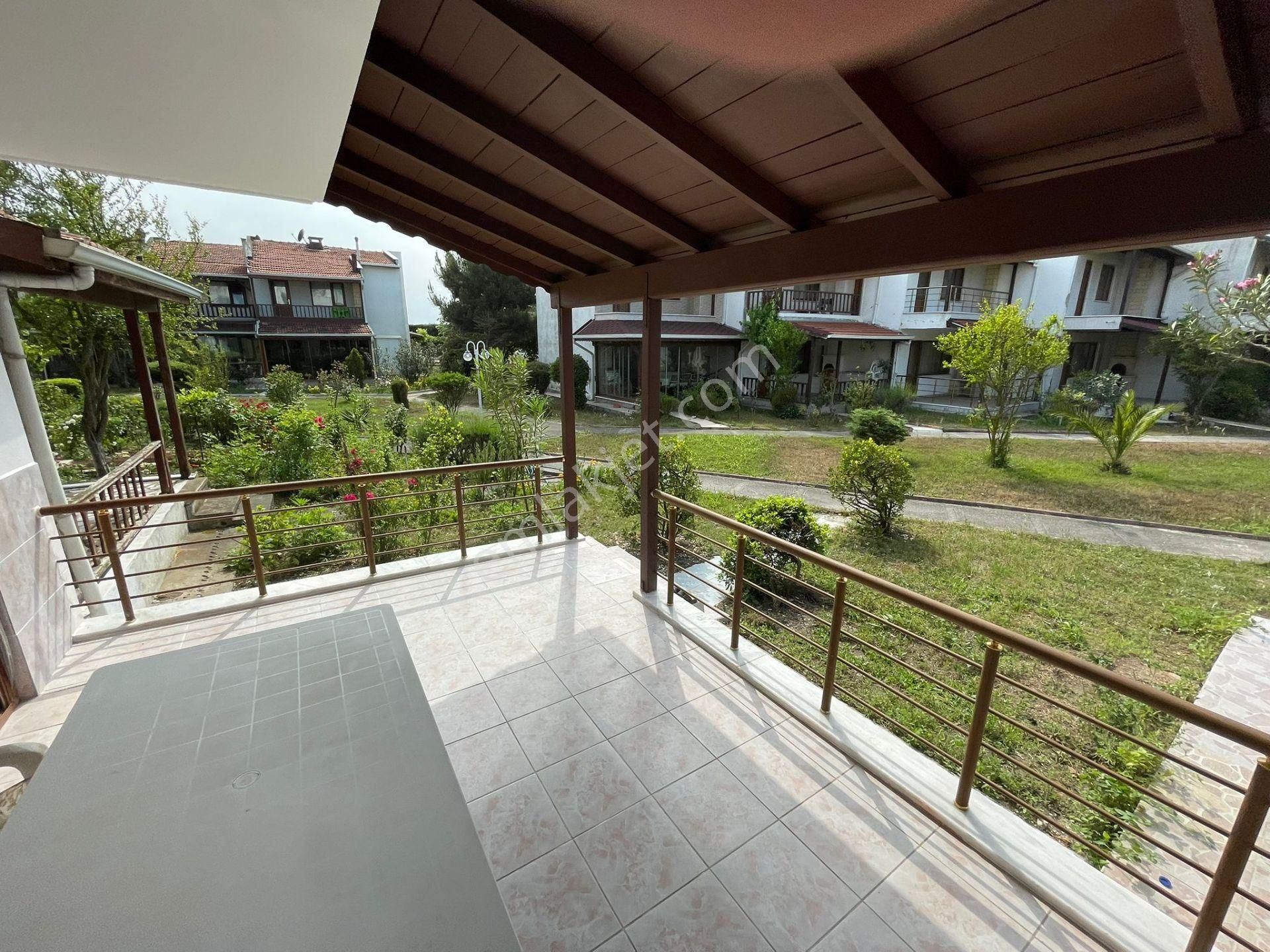 Karasu Güntur Sitesinde 3+1 Bahçeli Tatillik Villa!! - Görsel 20