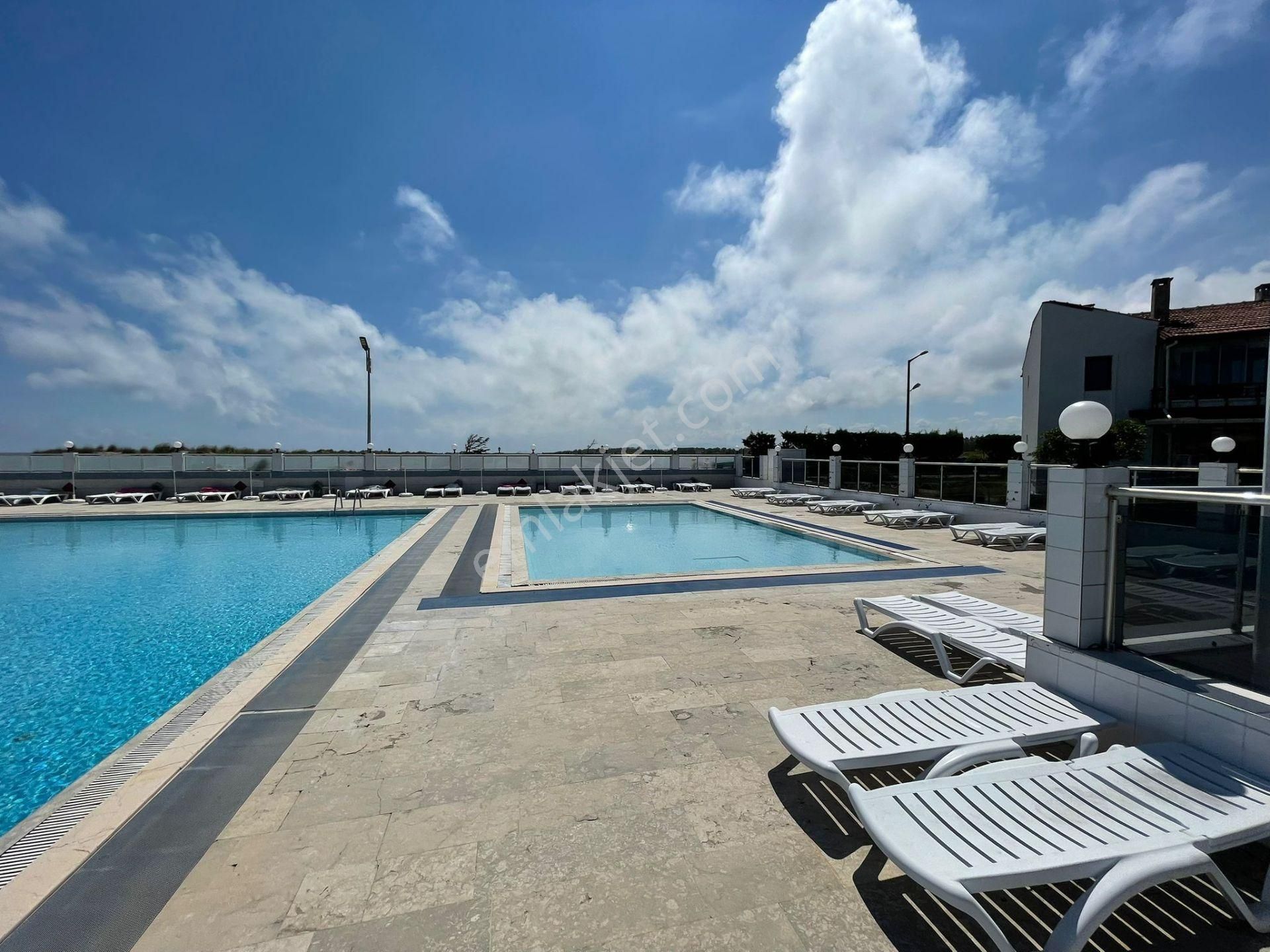 Karasu Güntur Sitesinde 3+1 Bahçeli Tatillik Villa!! - Görsel 3