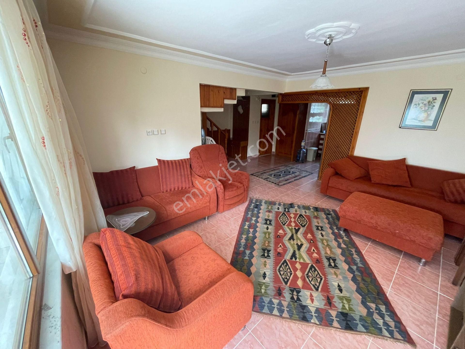 Karasu Güntur Sitesinde 3+1 Bahçeli Tatillik Villa!! - Görsel 22