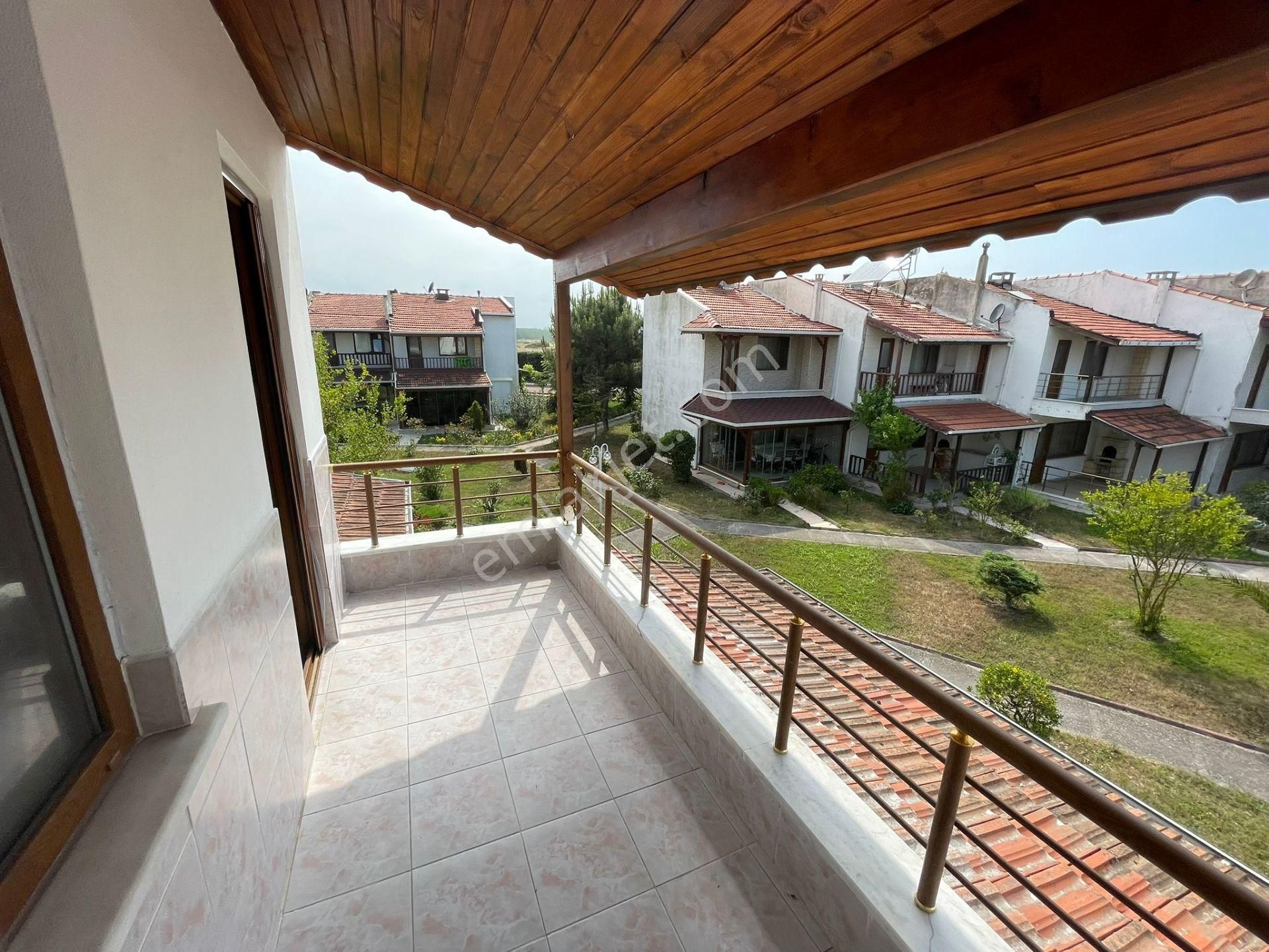 Karasu Güntur Sitesinde 3+1 Bahçeli Tatillik Villa!! - Görsel 12