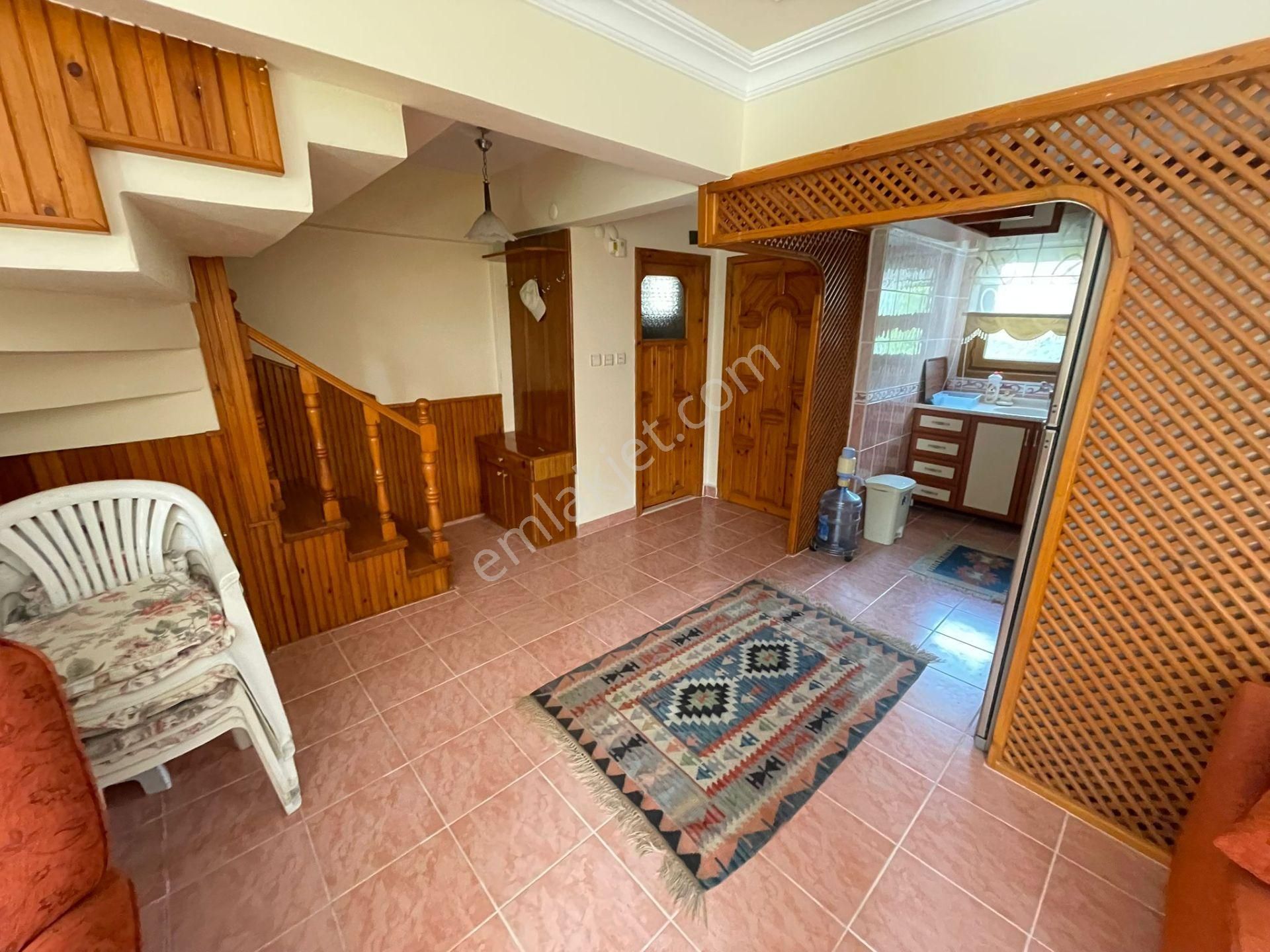 Karasu Güntur Sitesinde 3+1 Bahçeli Tatillik Villa!! - Görsel 18