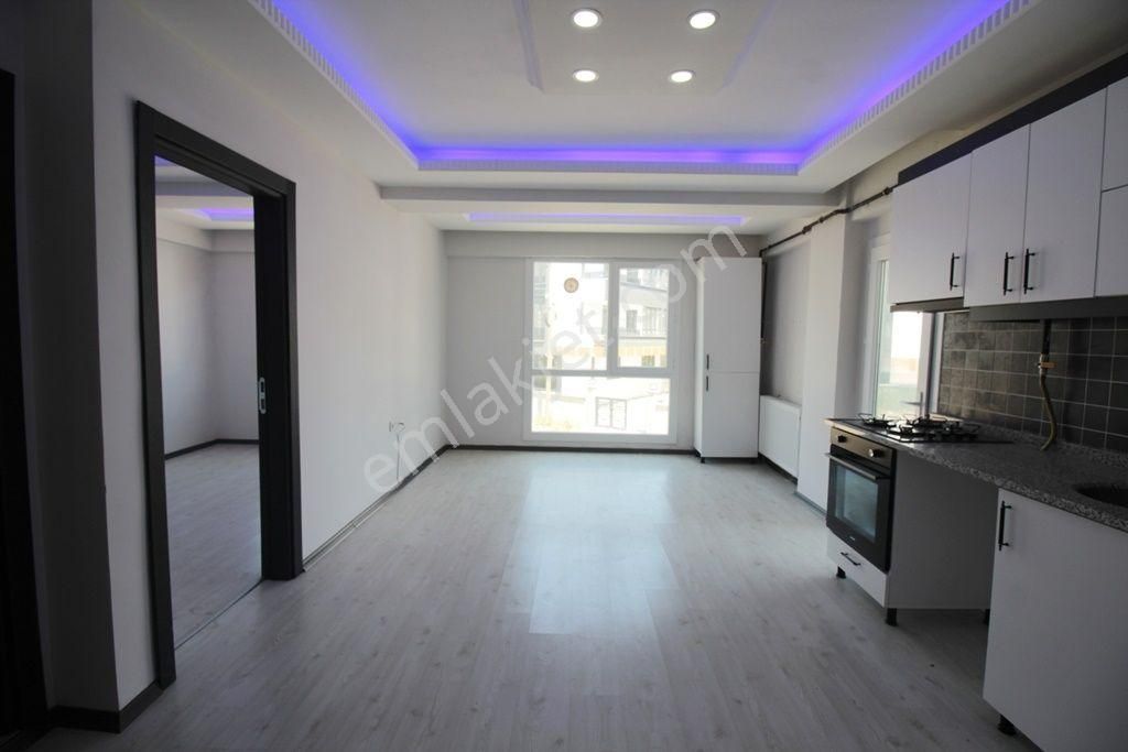 Meke Cami Altında Hastaneye Ve Okullara Yakın 1+1/ 65 M2 Kiralık