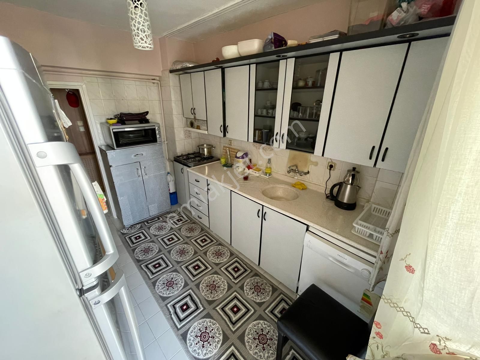 Osmanlı Mah.de Site İçinde 3+1 Bağımsız Ara Kat Satılık Daire