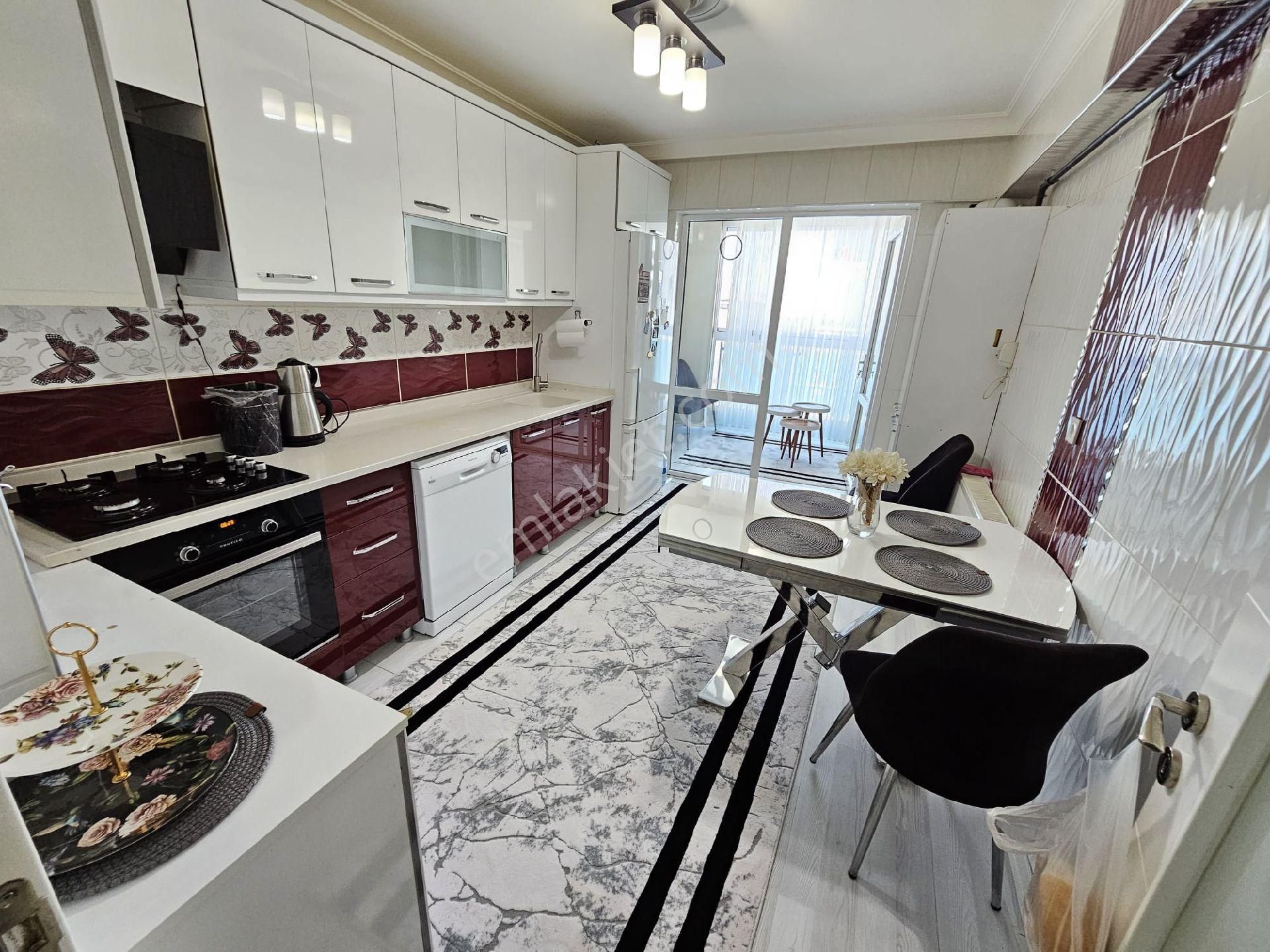 Karapürçek U.park Yakın Orta Kat 3+1 135m2 Full Ön Cephe Daire