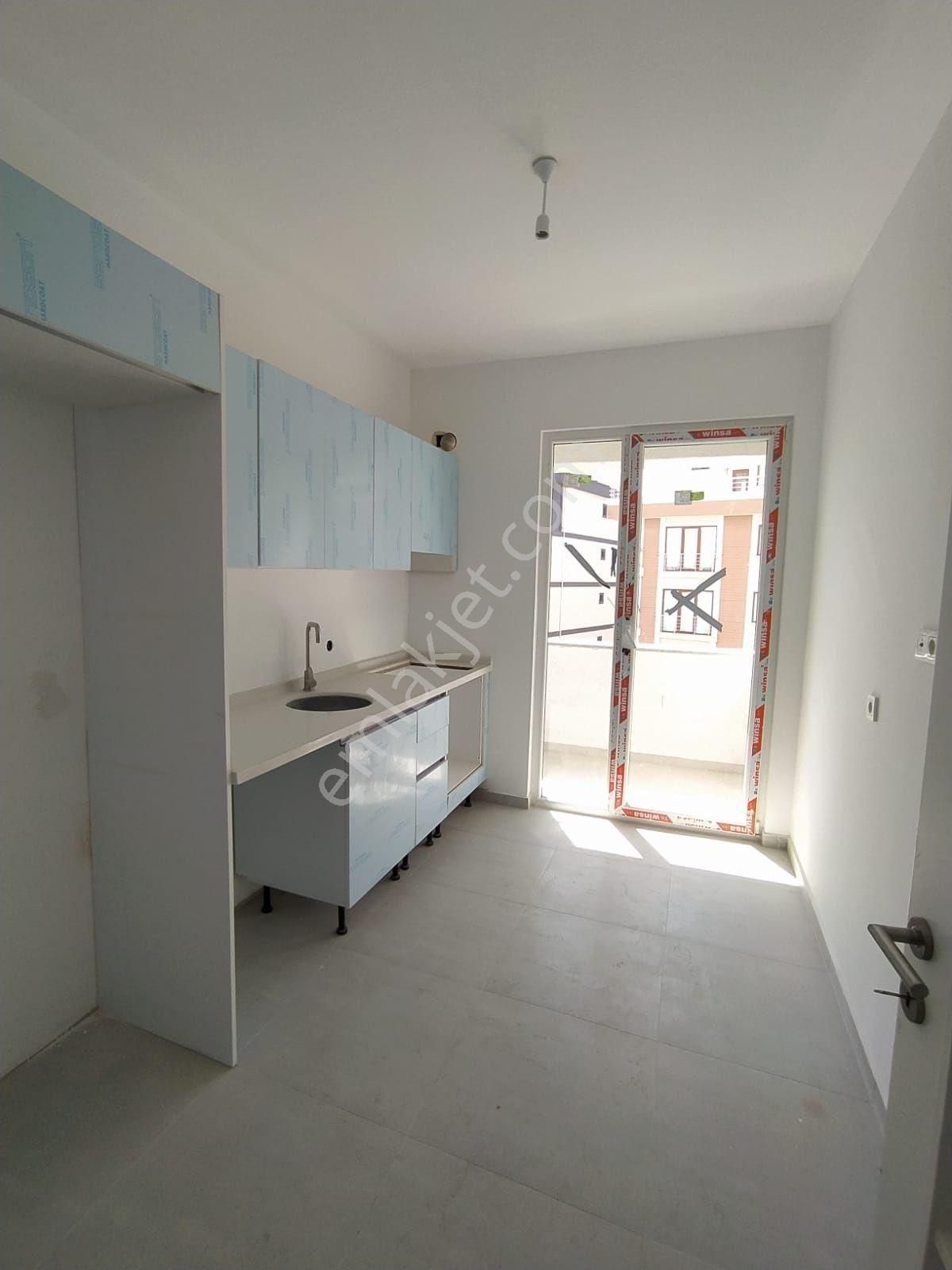 Mertcan Dan Güvenlikli Site İçinde Arakat 2+1 İskanlı Lüks Daire