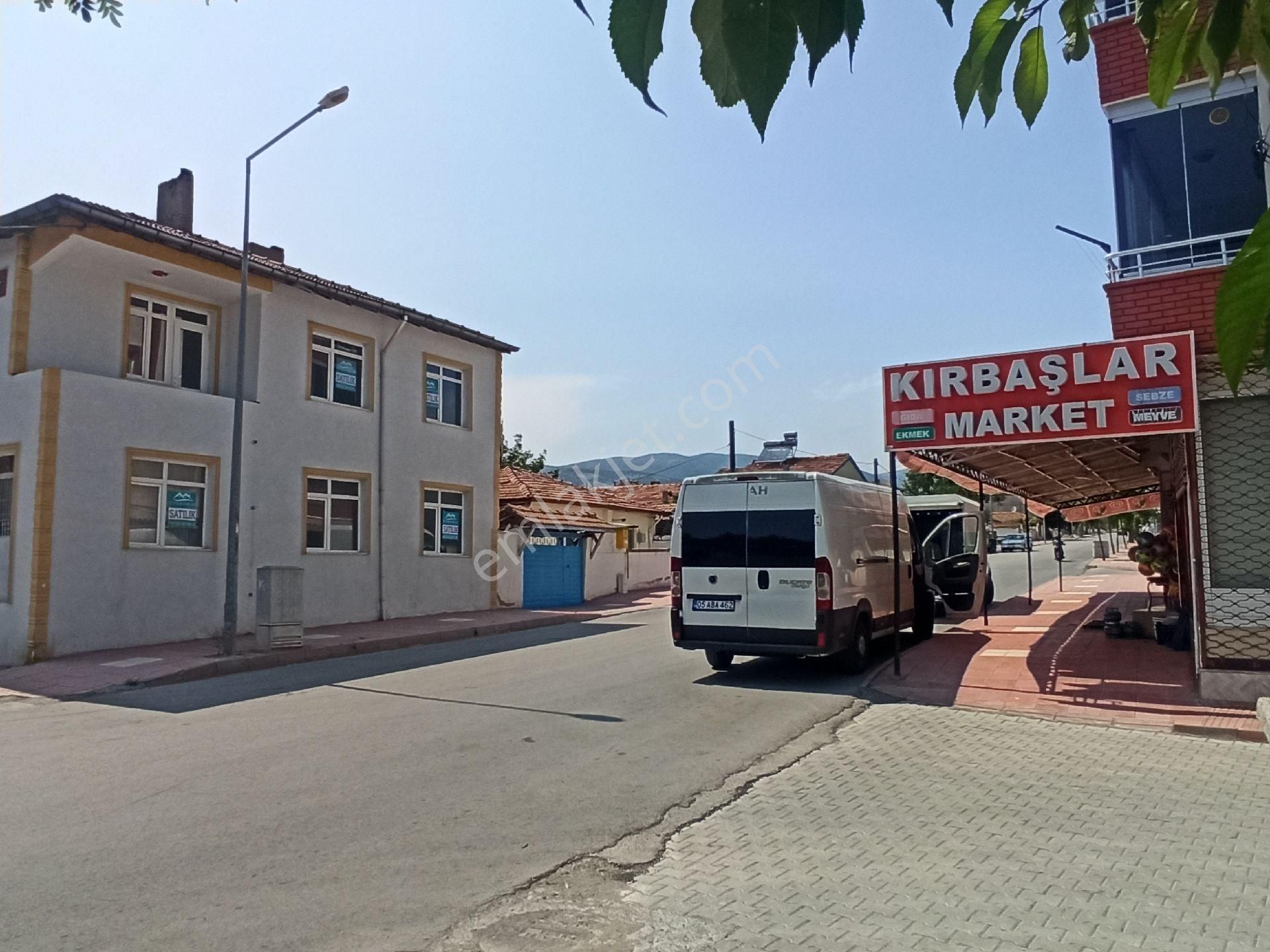 Yuvam Emlaktan Yunus Emre Mah Şehit Öz Saraç Caddesinde Satılık 2 Katlı Müstakil Ev