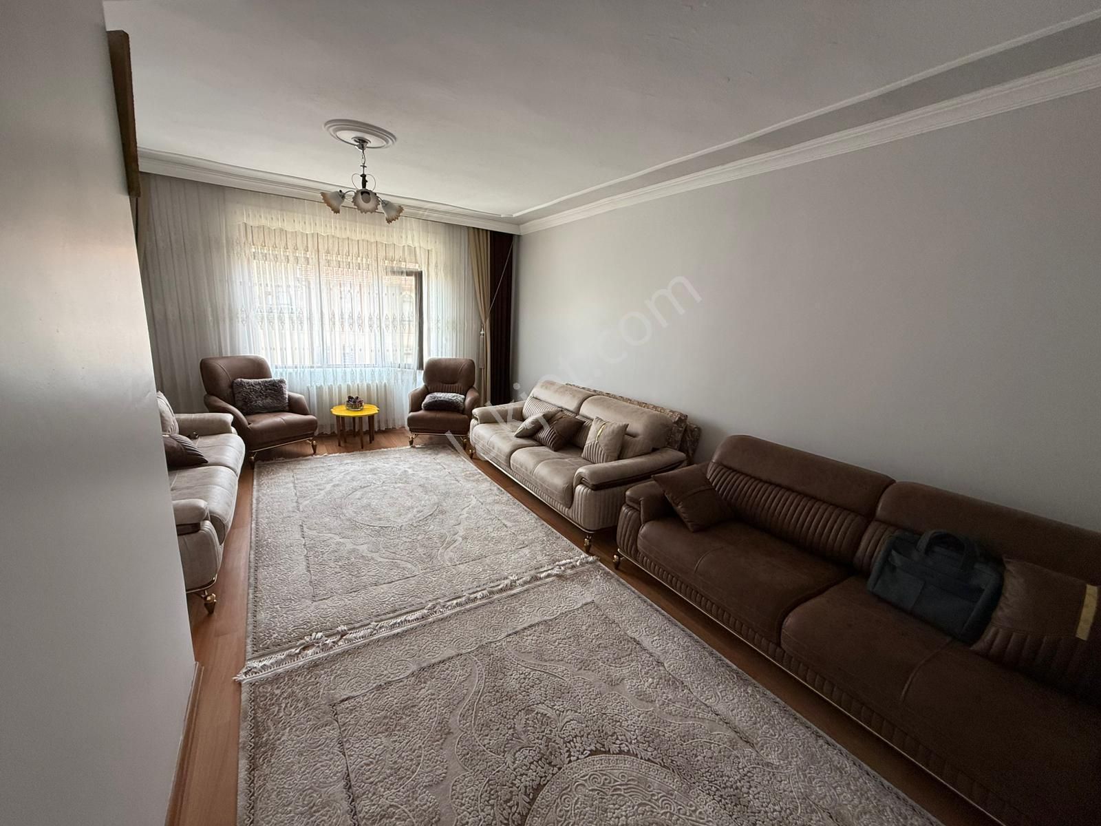 Erenler Mah.de Satılık Fırsatt 3+1 Daire