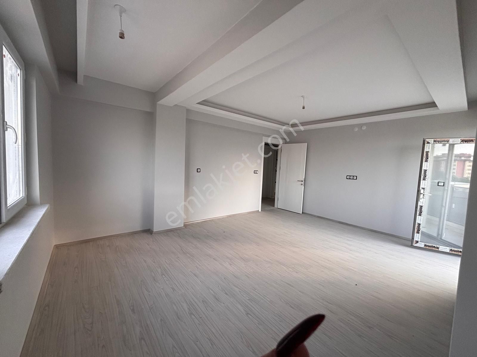 Esentepe Çok Güzel Konumda Geniş 2+1 Daireler - Görsel 3