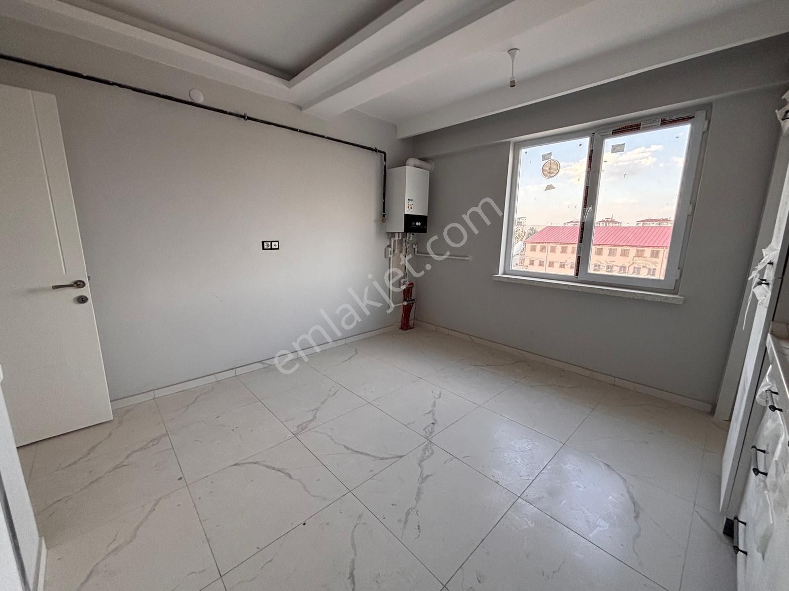 Esentepe Çok Güzel Konumda Geniş 2+1 Daireler - Görsel 12