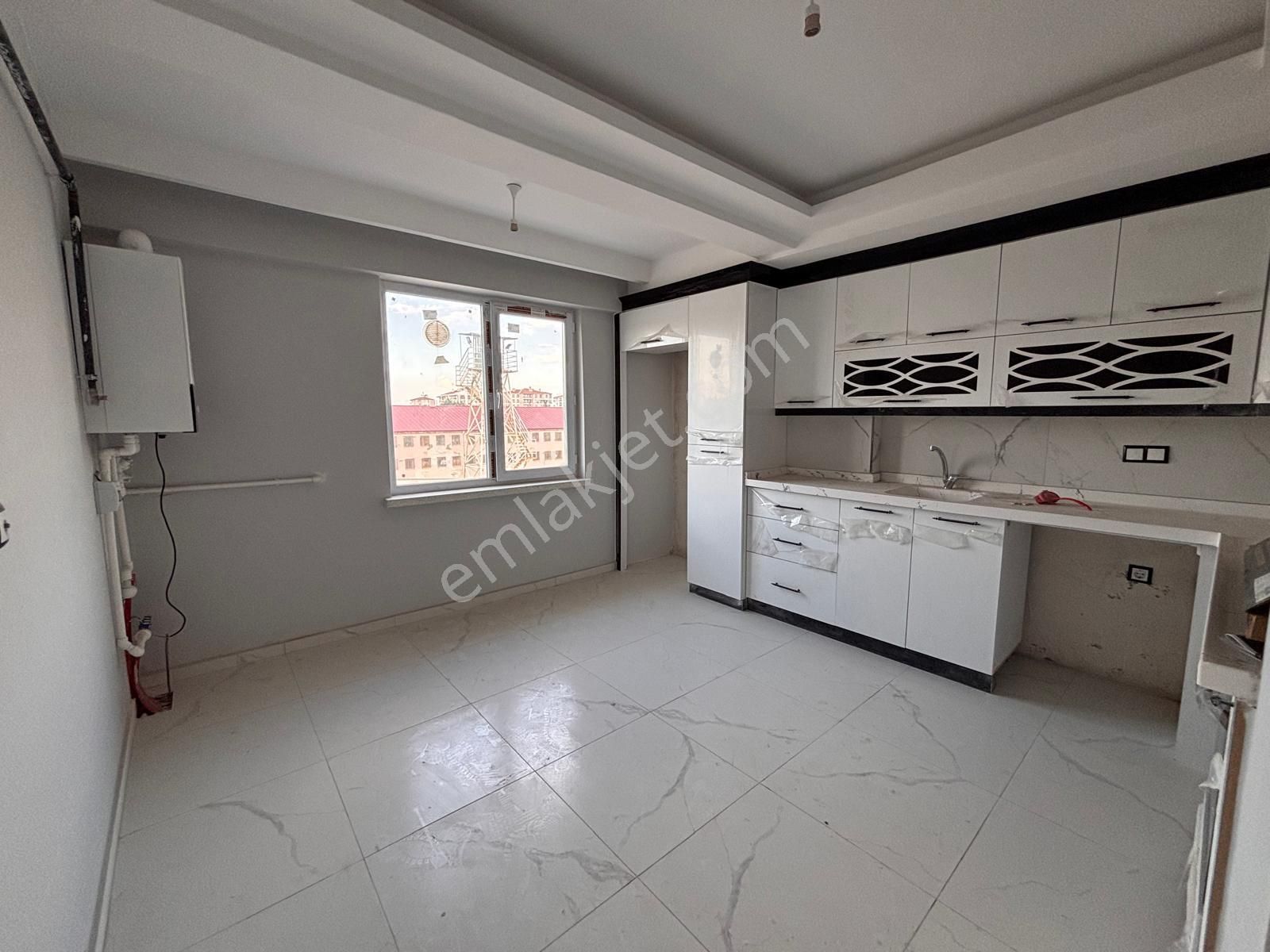 Esentepe Çok Güzel Konumda Geniş 2+1 Daireler - Görsel 5