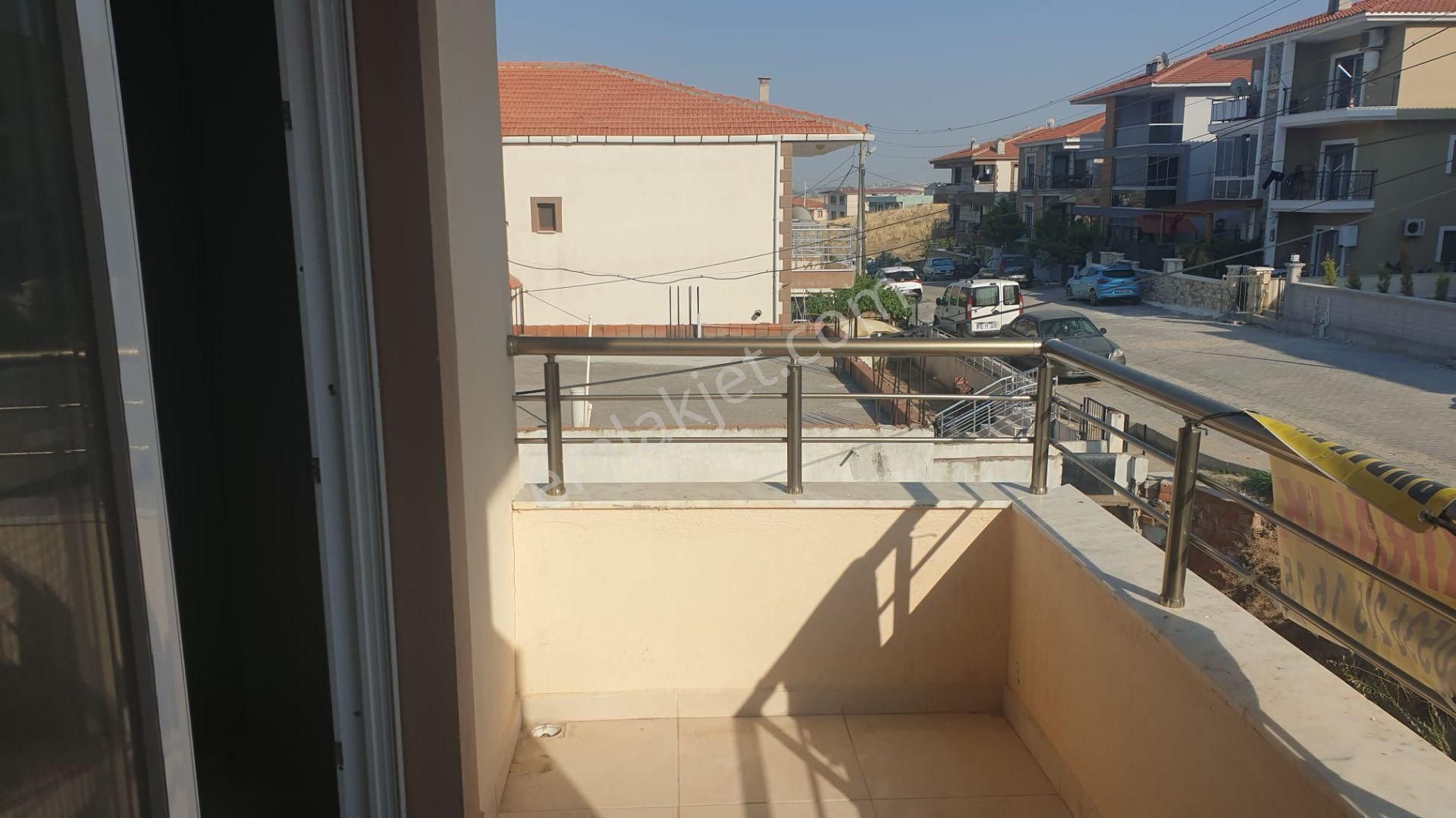 Turyap Foça'dan Bağarasında Pazara Yakın Satılık 2+1 Daire