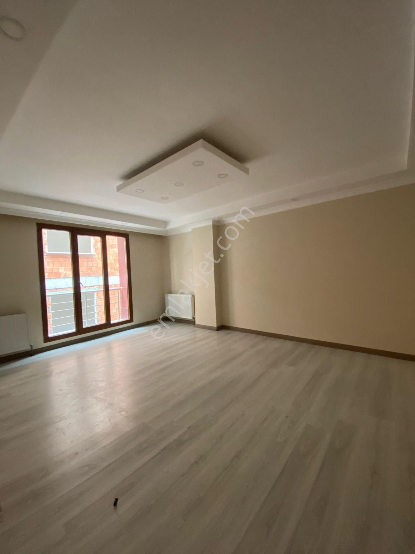 Esenyurt Sultaniye Mahallesi 2+1 3.kat Kiralık Boş Daire Balkonlu Asansörlü Merkezi Konumda