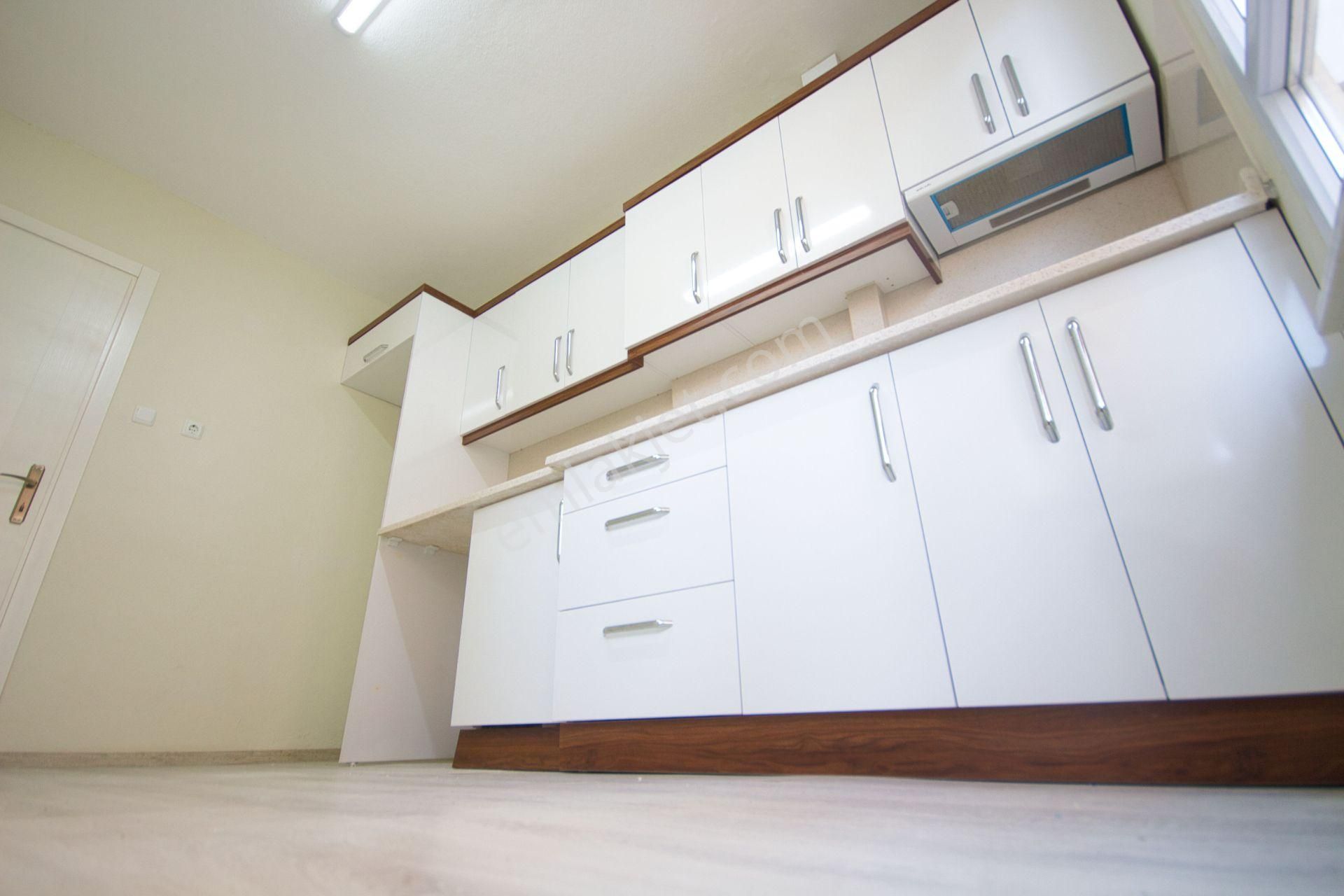 🛑🛑aktif'ten Akçay Merkezde Satılık Müstakil Tadında Ön Cephe Çift Balkon Masrafsız 2+1 Daire