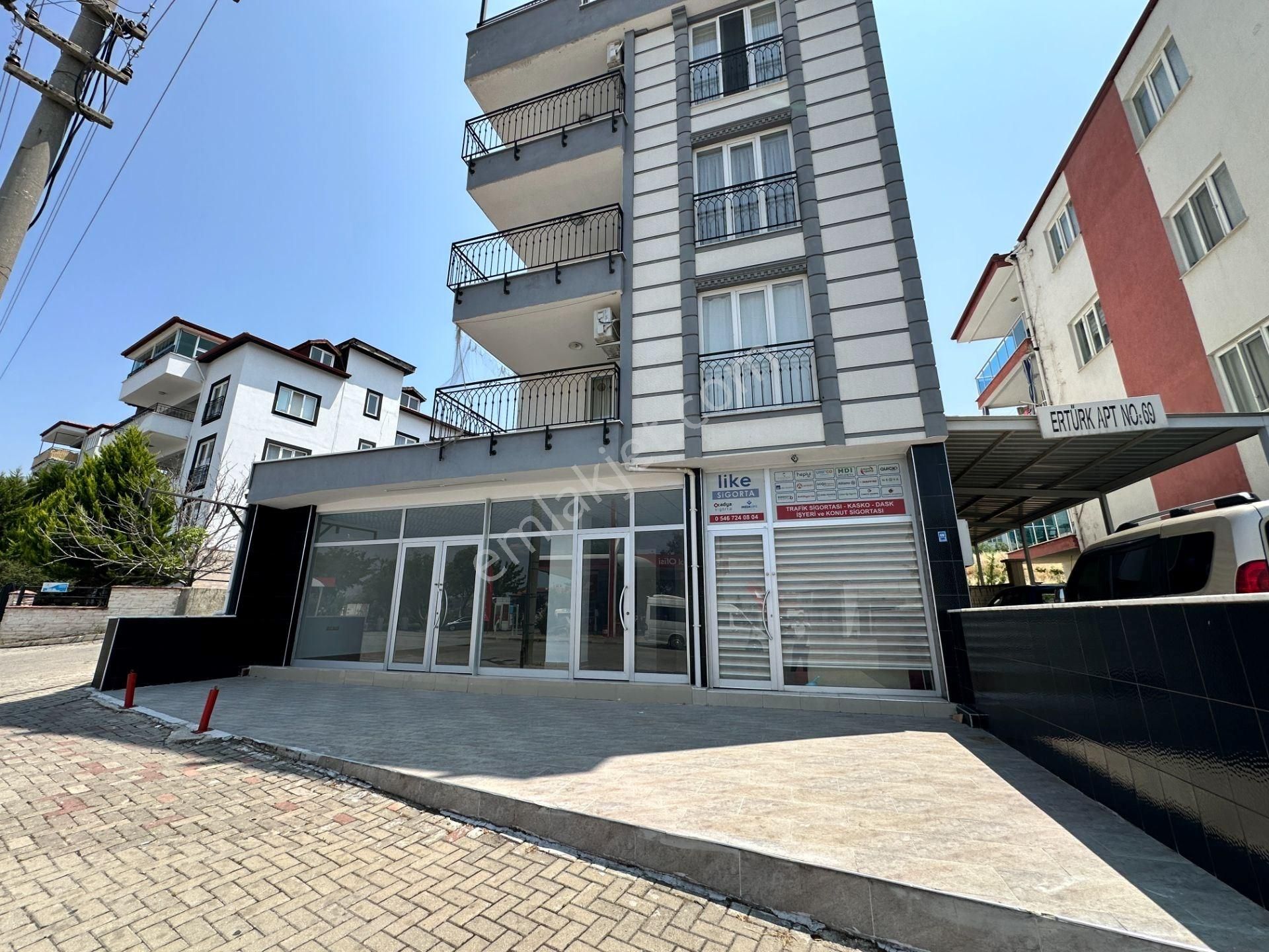 Gho Panayır’dan Adnan Menderes Bulvarı’nda Kiralık Köşe Dükkan!