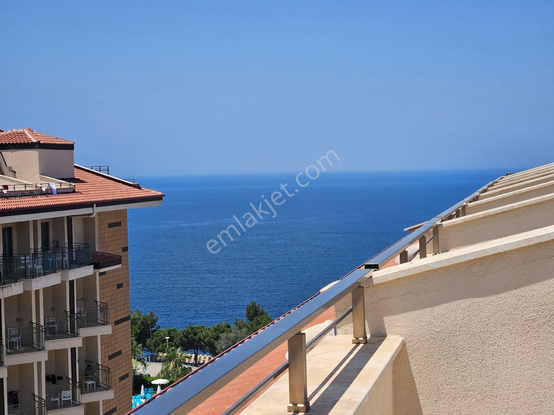 Kuşadası Ramada Resort'te Satılık 2+0