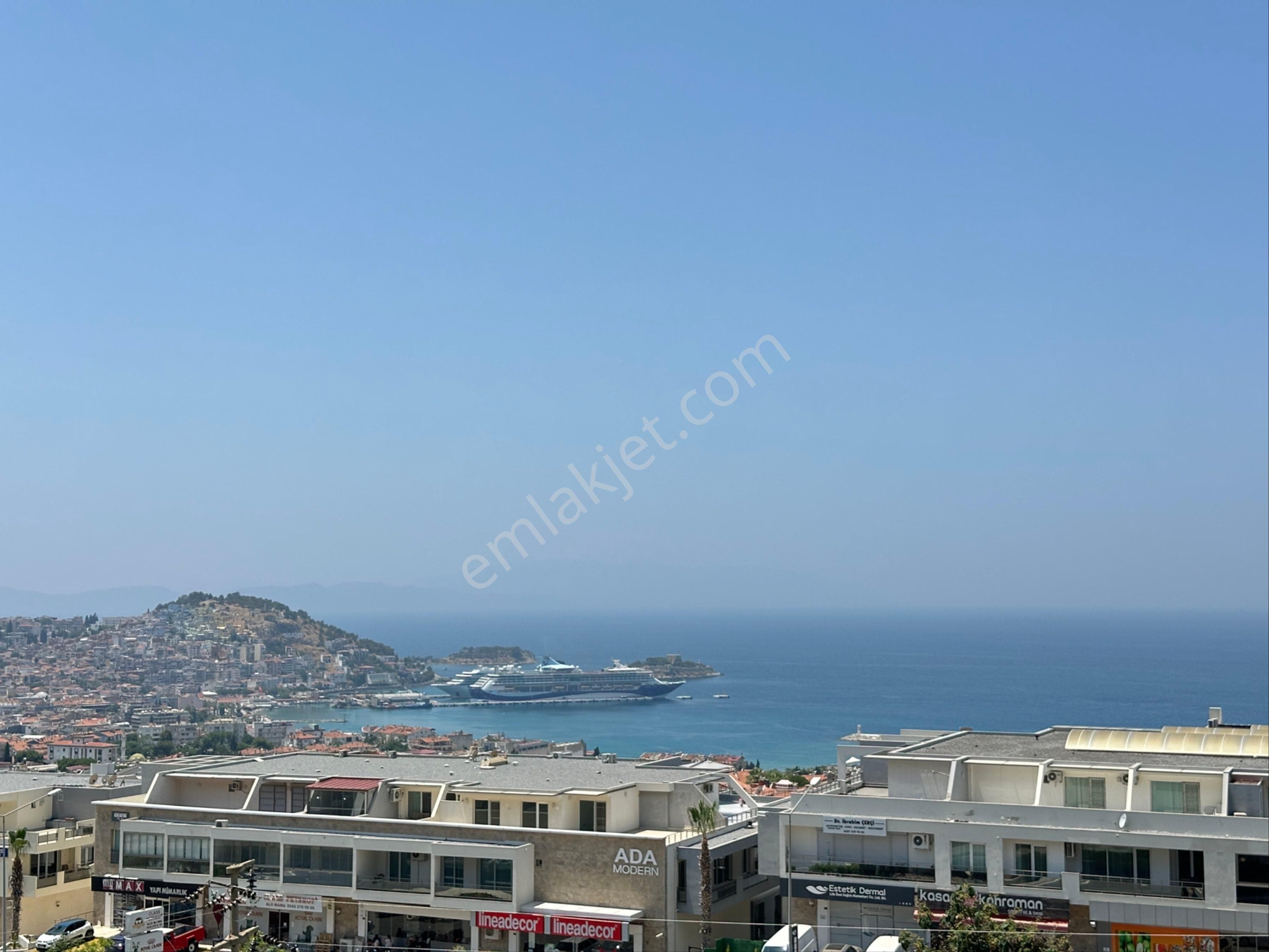 Kuşadası Ege Mh’de Full Deniz Manzaralı 3+1 Doğalgazlı 165 M2 Satılık Lüks Daire