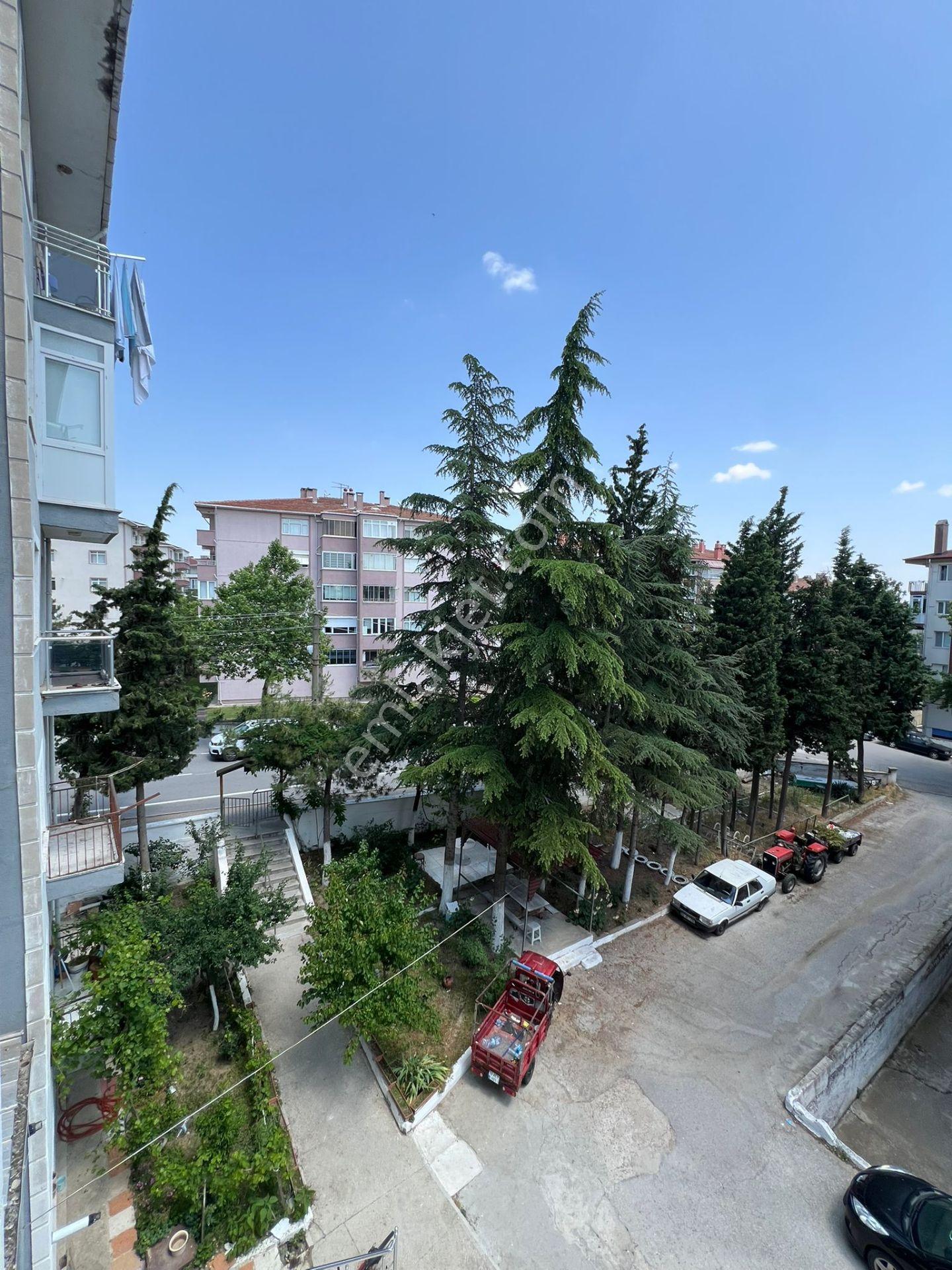 Özsoy Emlak Edirne'den Vali Konağı Arkası Kuş Evlerde Ara Kat Yenilenmiş 3+1 Satılık Daire - Görsel 21