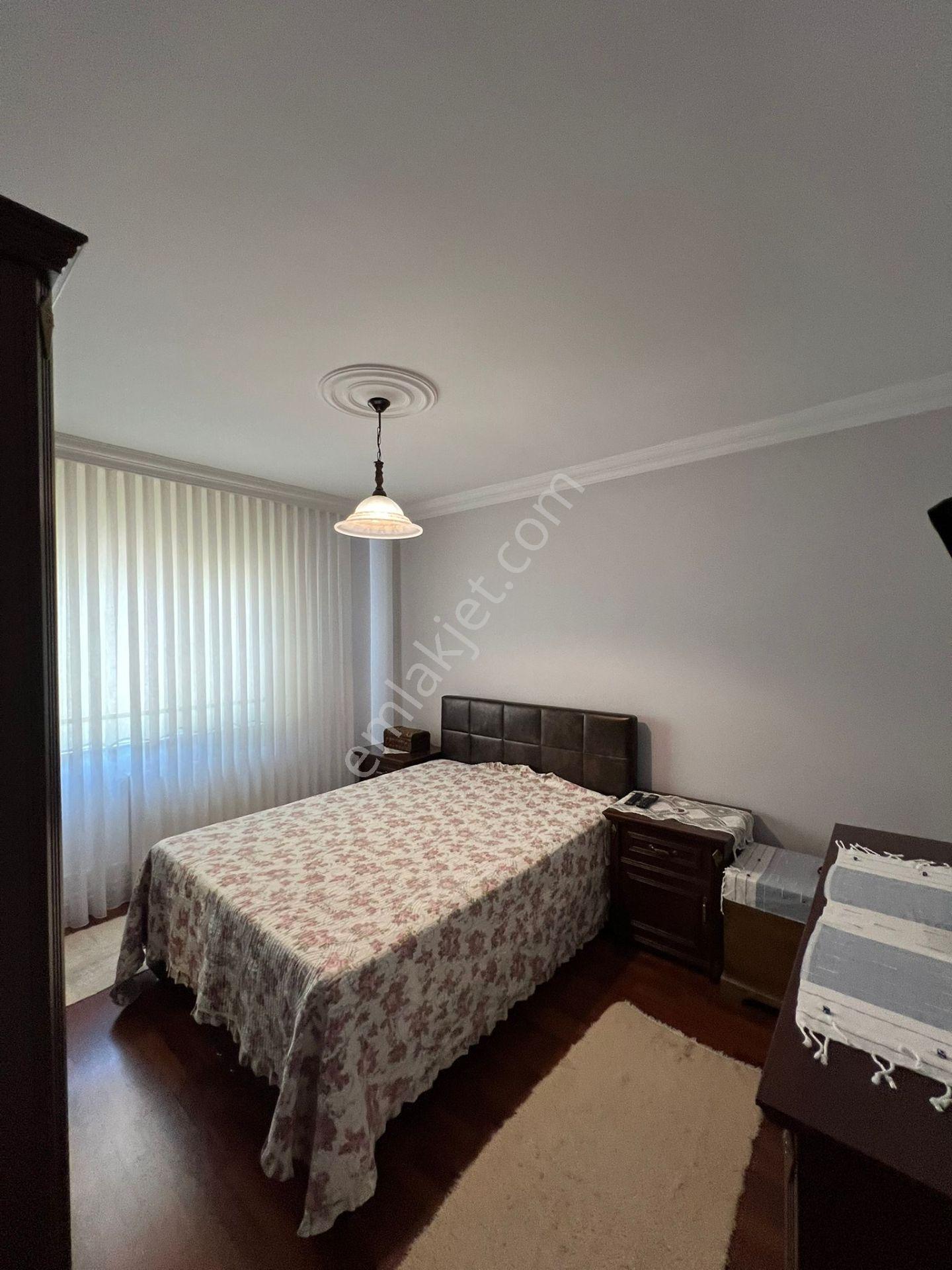Özsoy Emlak Edirne'den Vali Konağı Arkası Kuş Evlerde Ara Kat Yenilenmiş 3+1 Satılık Daire - Görsel 23