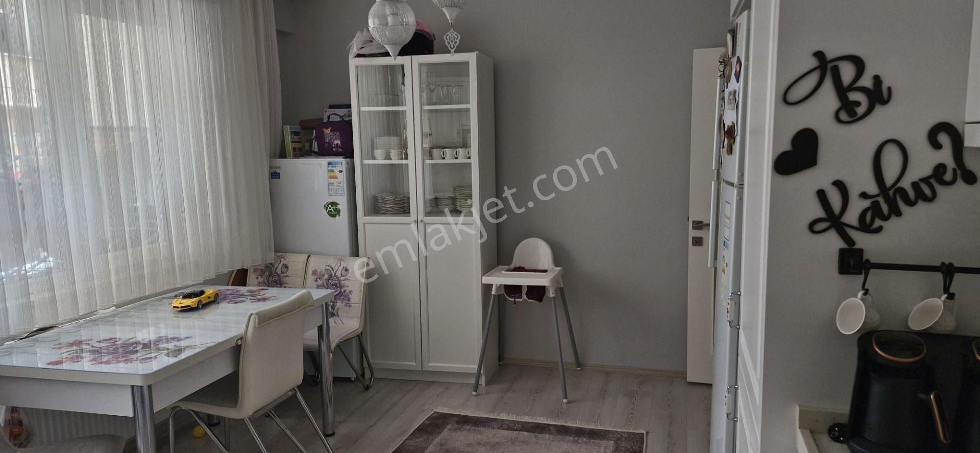 İnegöl Merkezde Yenice Mahallesinde Satılık Daire Zemin Kat Sitede