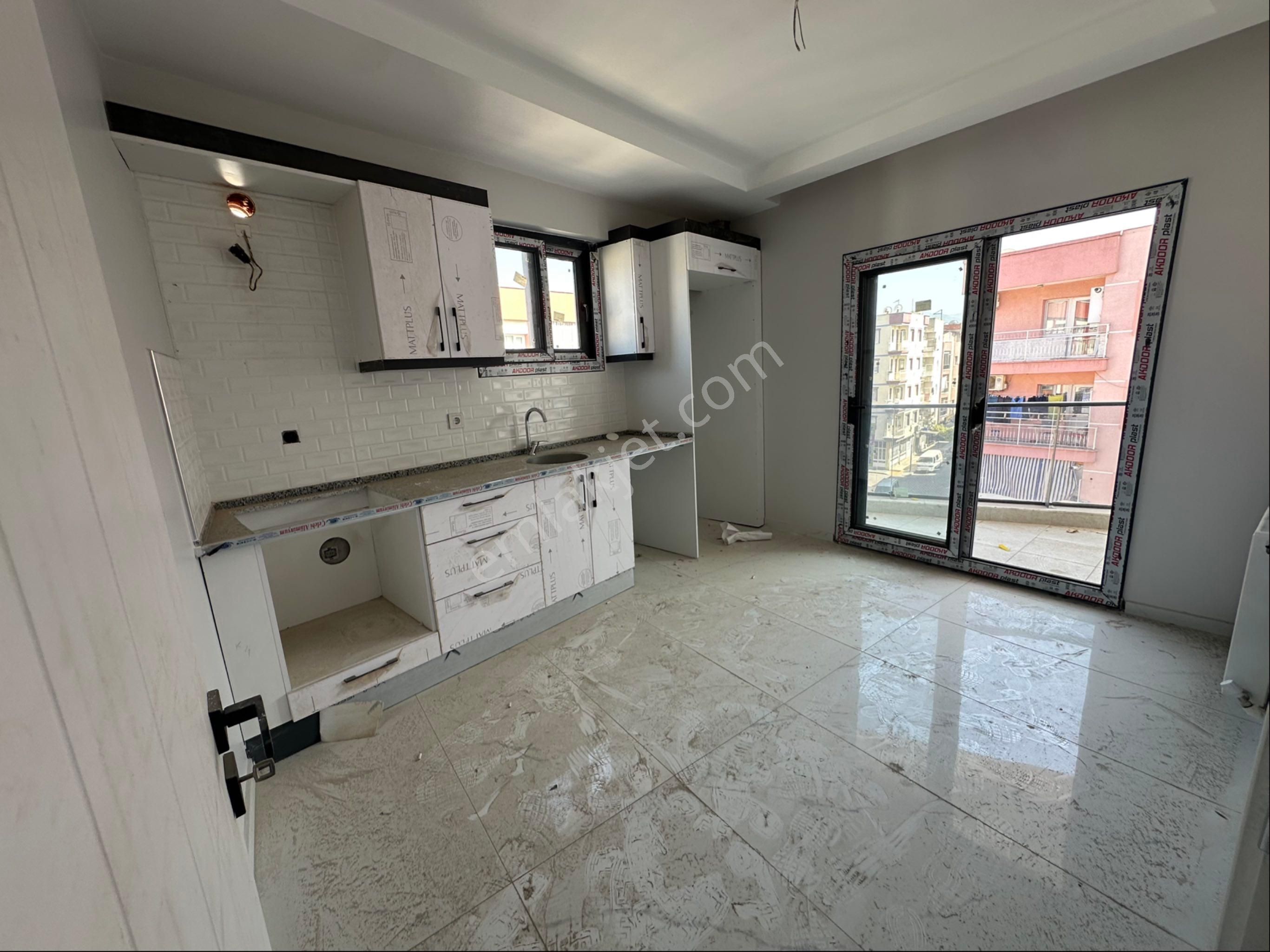 Cumhuriyet Caddesi Üzeri 0 Daire