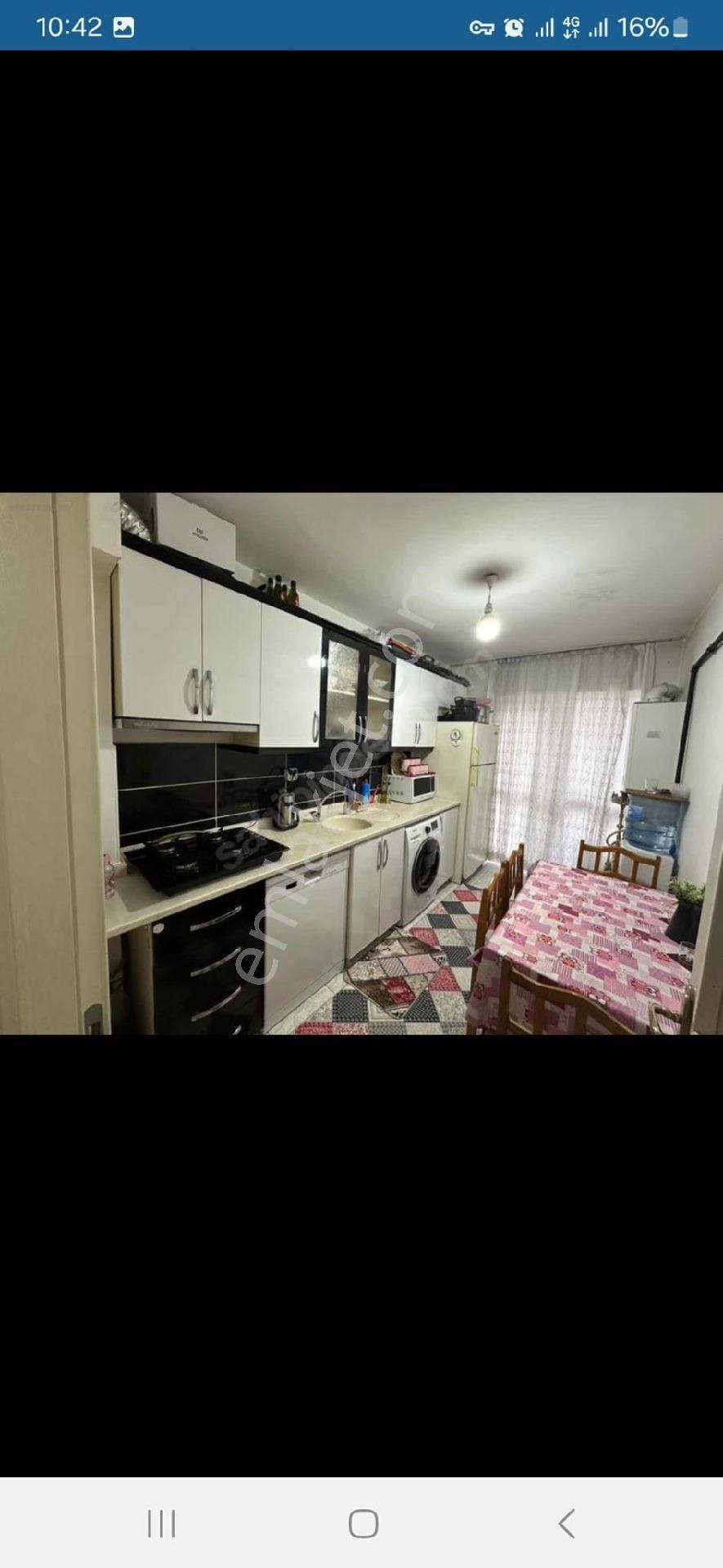 Hüseyin Gazi Bostancık Caddesi Üzerinde 2 Kat 3+1 Asansörlü Kiracılı Daire