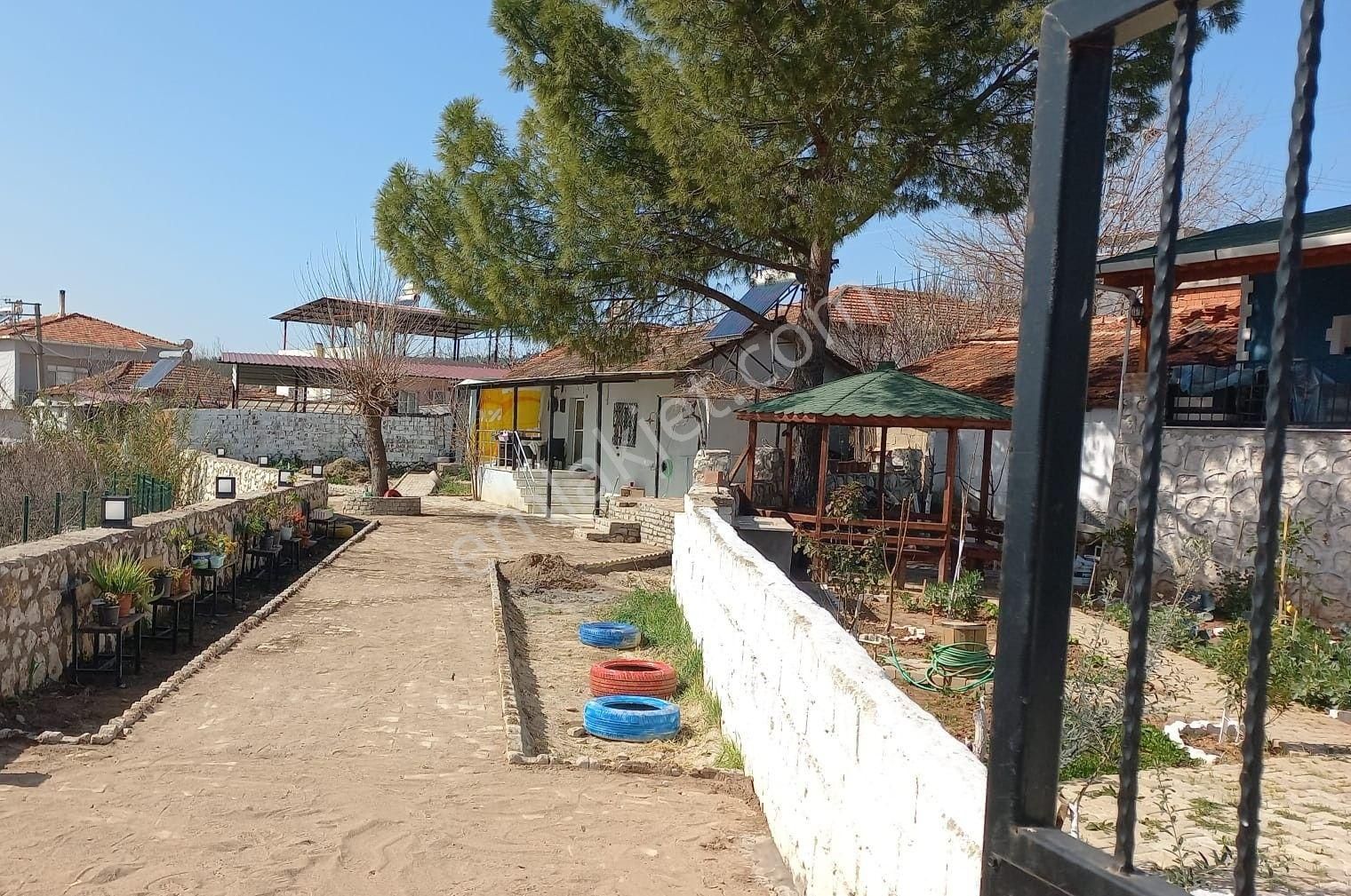 İzmir Buca Karacaağaç Satılık Müstakil Ev