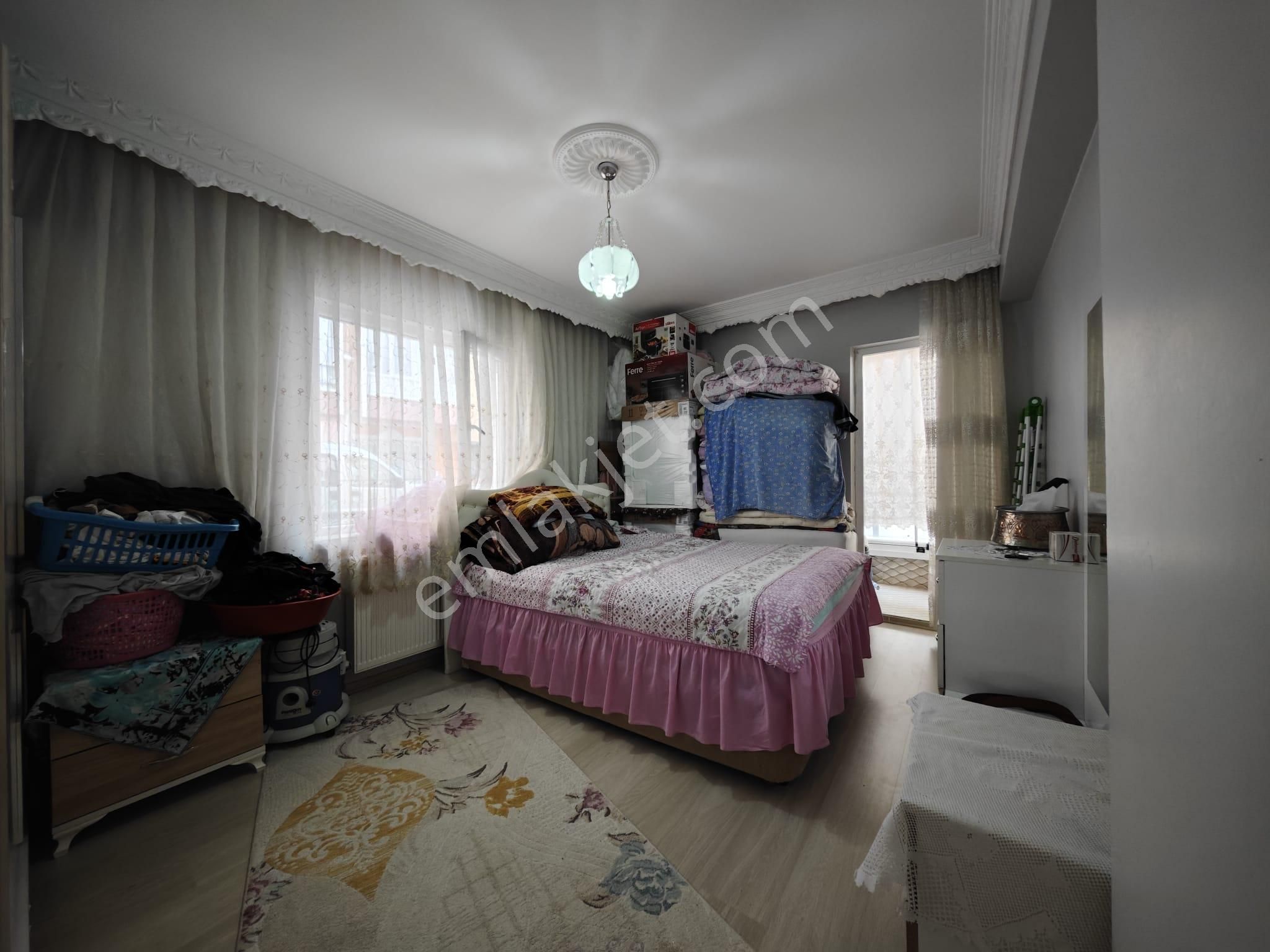 Başak'ta Sağlık Ocağı Yakını Asansörlü Full Yapılı 3+1 Ara Kat Satılık Daire !! - Görsel 13