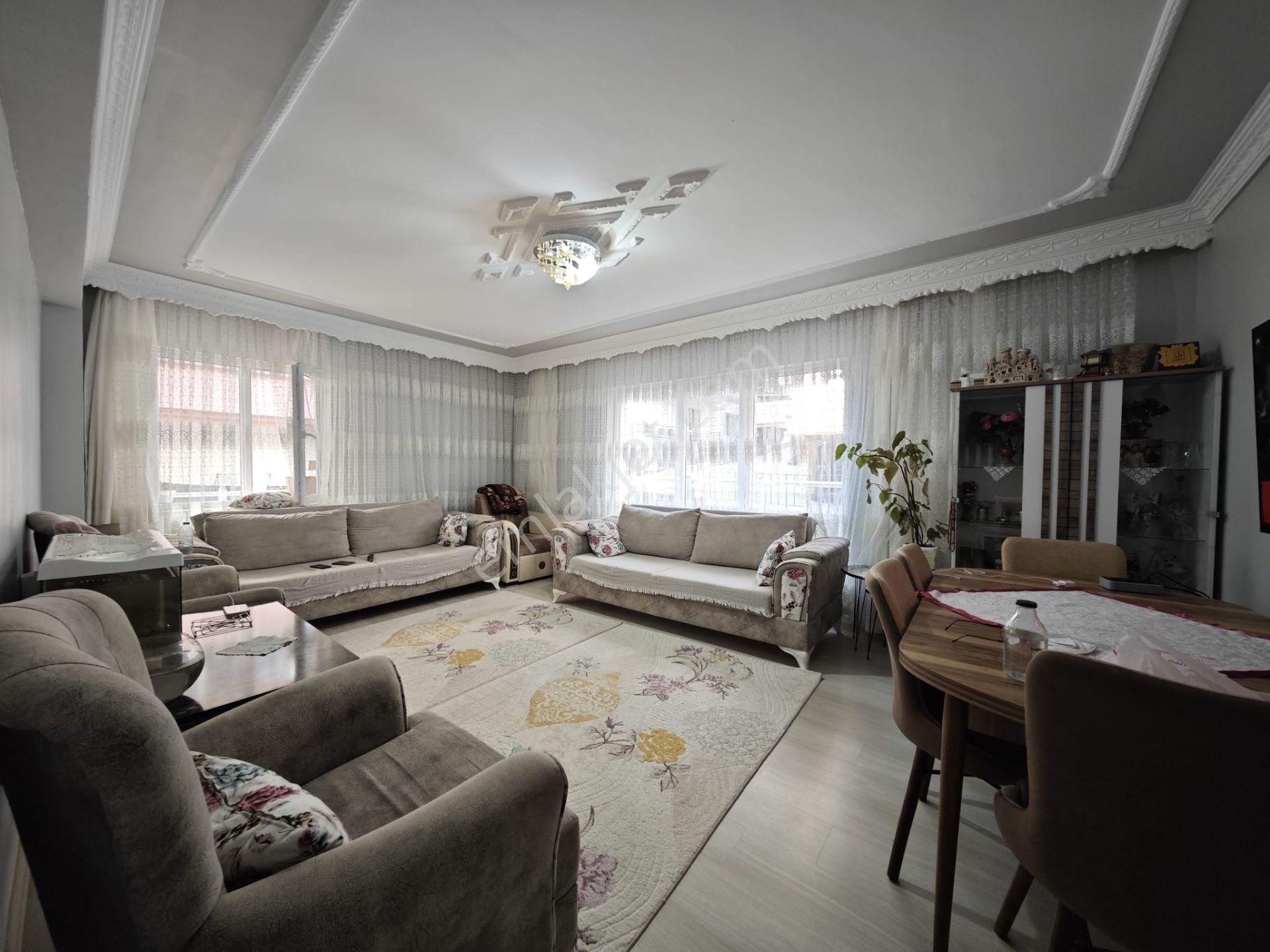 Başak'ta Sağlık Ocağı Yakını Asansörlü Full Yapılı 3+1 Ara Kat Satılık Daire !! - Görsel 2