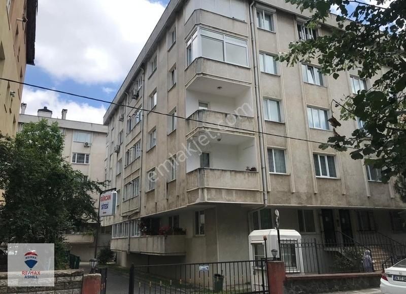 Ashill'den Ümraniye Madenler Mah. Gürcan Sitesin'de Satılık 3+1