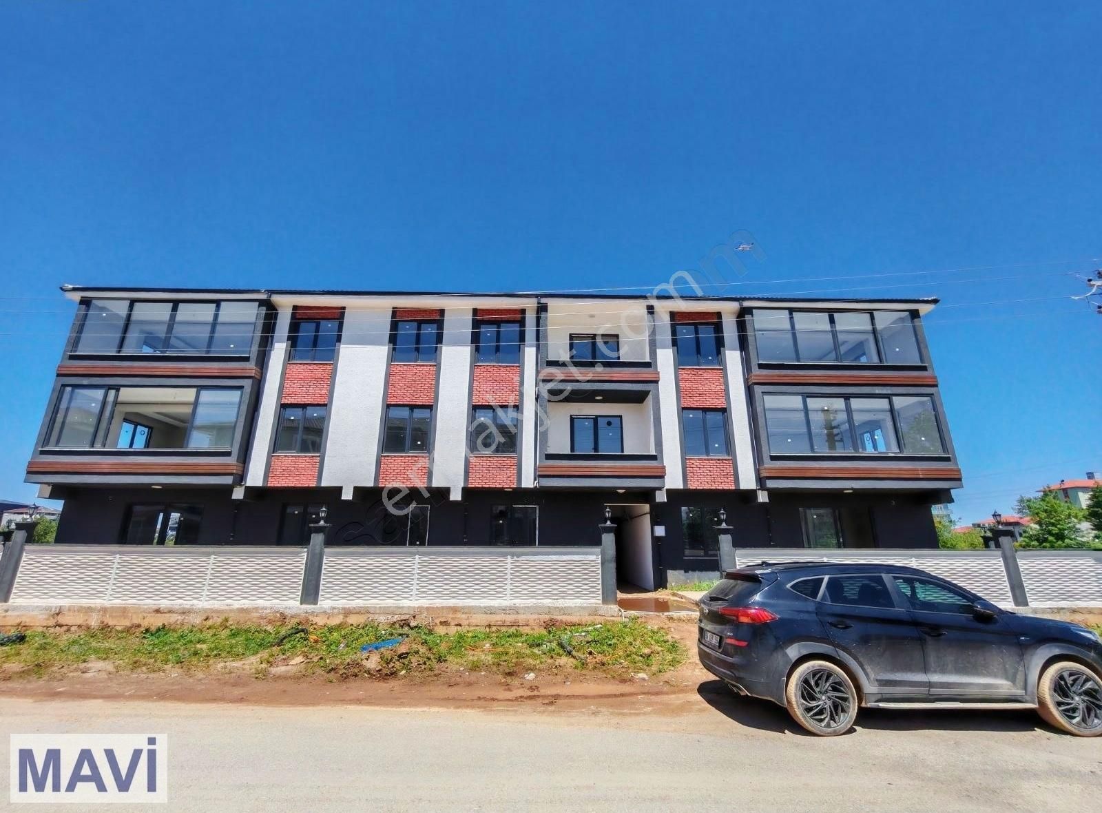 Karasu Kabakoz'da Taksitli Satışta Havuzlu 2+1 Sıfır Lüks Daire