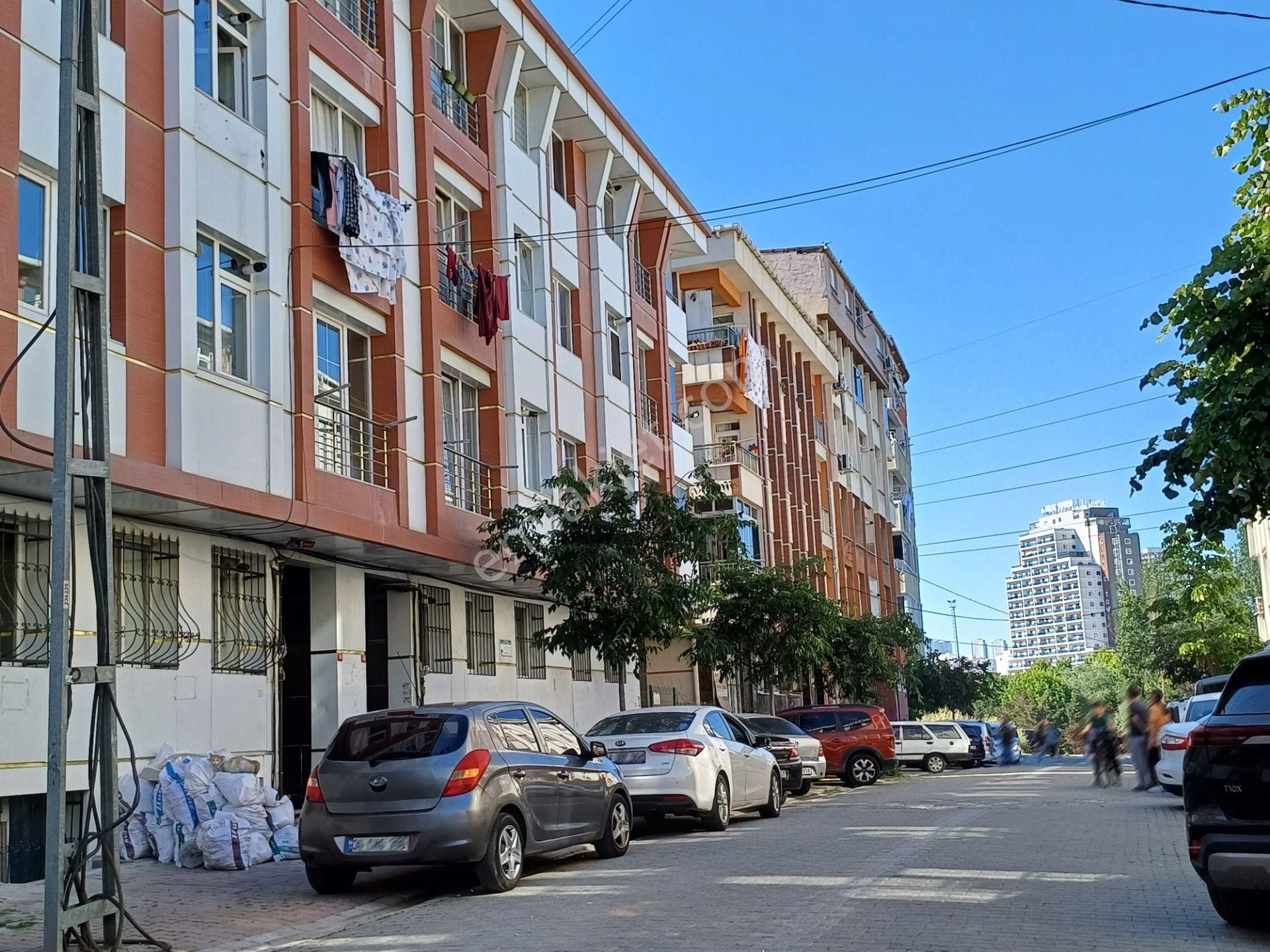 Şahiner Gayrimenkul'den Mehertçeşme'de Satılık 2+1 Temiz Daire