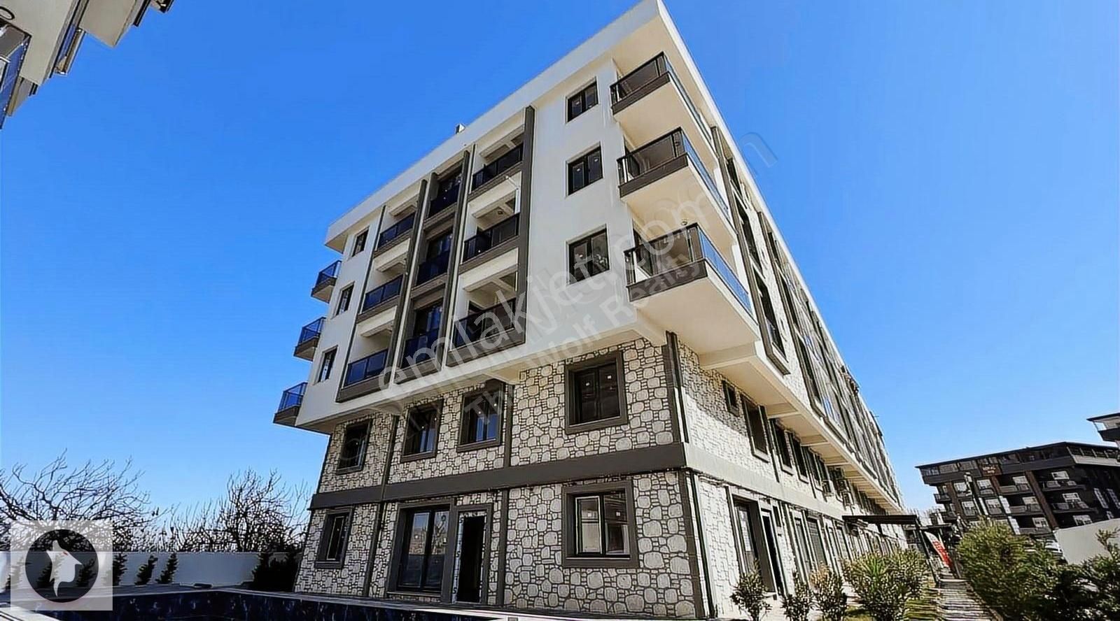 Menemen Seyrekte Satılık Bahçeli 2+1 Dubleks Daire