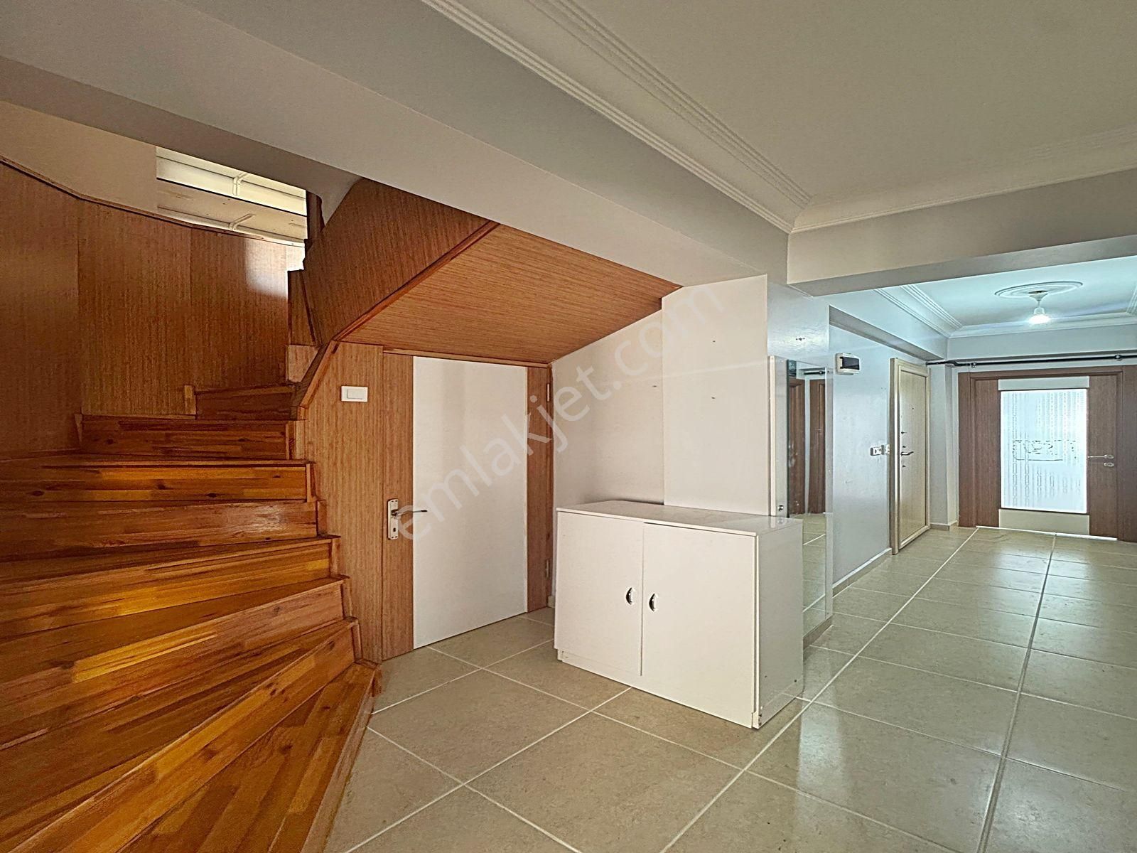 Cadde34 Yapı'dan Güzelyurt Metrobüse Yürüme Mesafesinde 180m2 4+2 Acil Satılık Dubleks Daire!!!