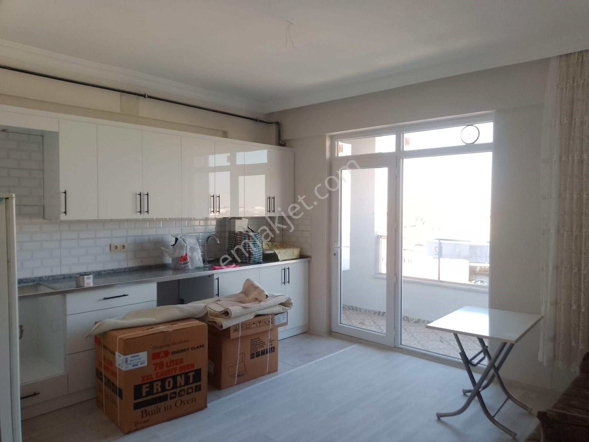 Akçay Emlak'tan Akşehir Devlet Hastahanesi Civarında Eşyalı Kiralık 1+1 Daire