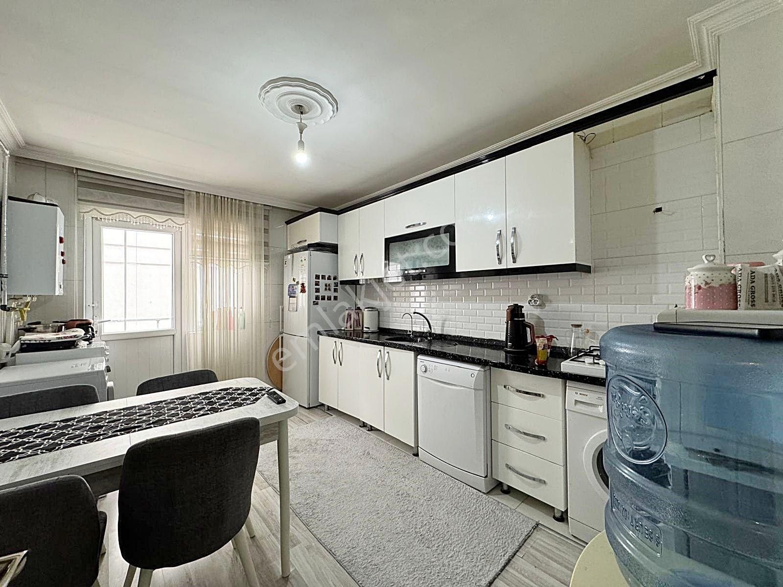 Kuşcağız 3+1 Altında Daire Olan Cadde Yakını Full Yapılı Daire