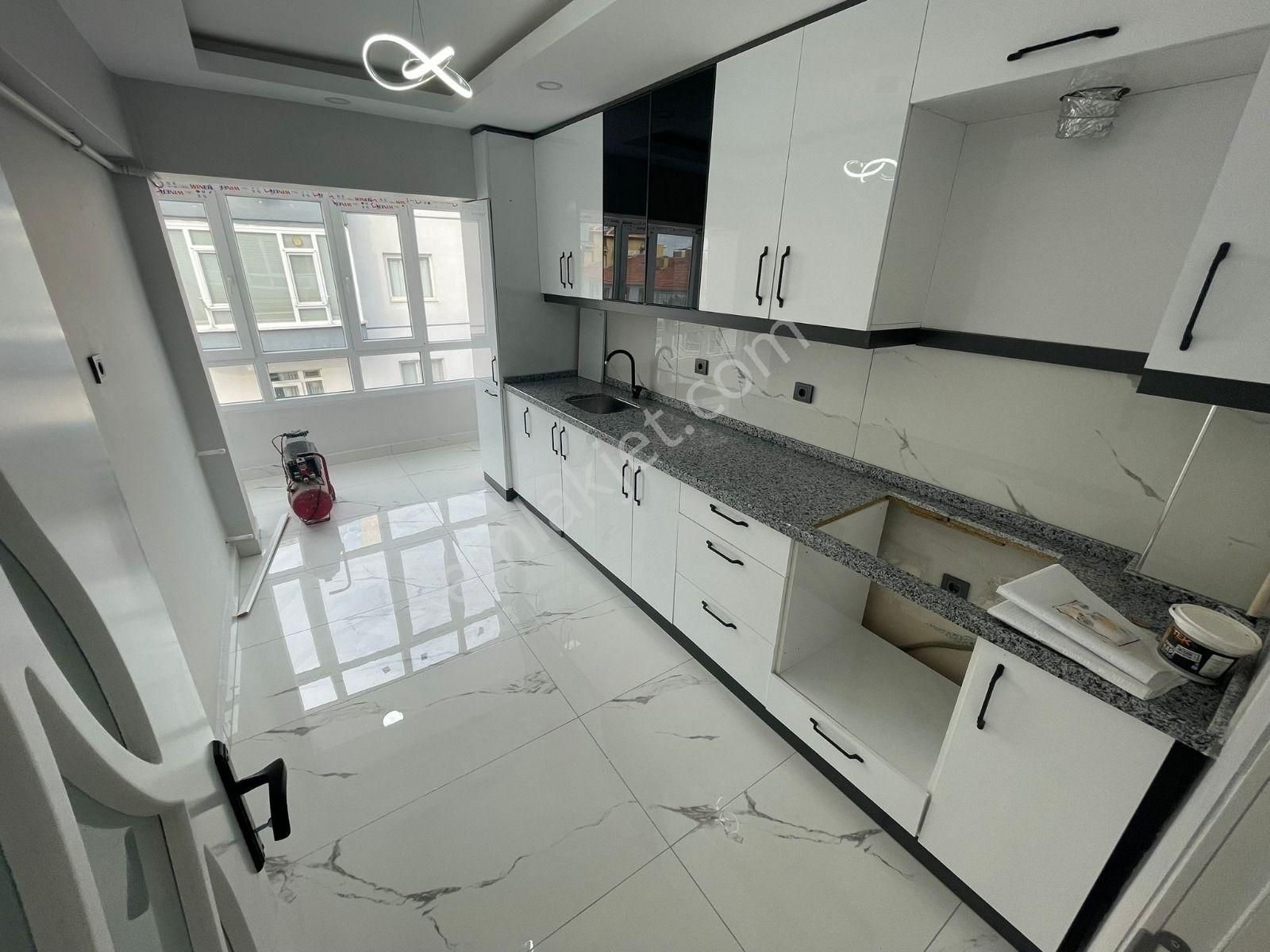 Pınarbaşı Mh'de 3+1 115m² Bağımsız Full Yapılı Ara Katta Daire