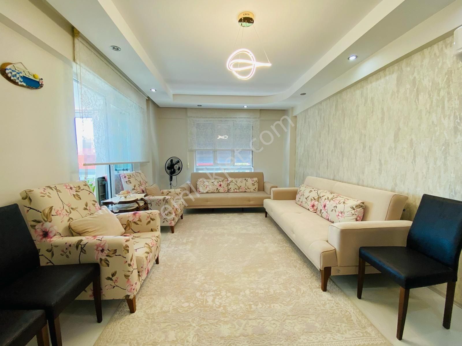 Denizli Karahasanlı'da 3+1 Cam Balkonlu Panjurlu Muhteşem Konumda Geniş Acil Satılık Daire