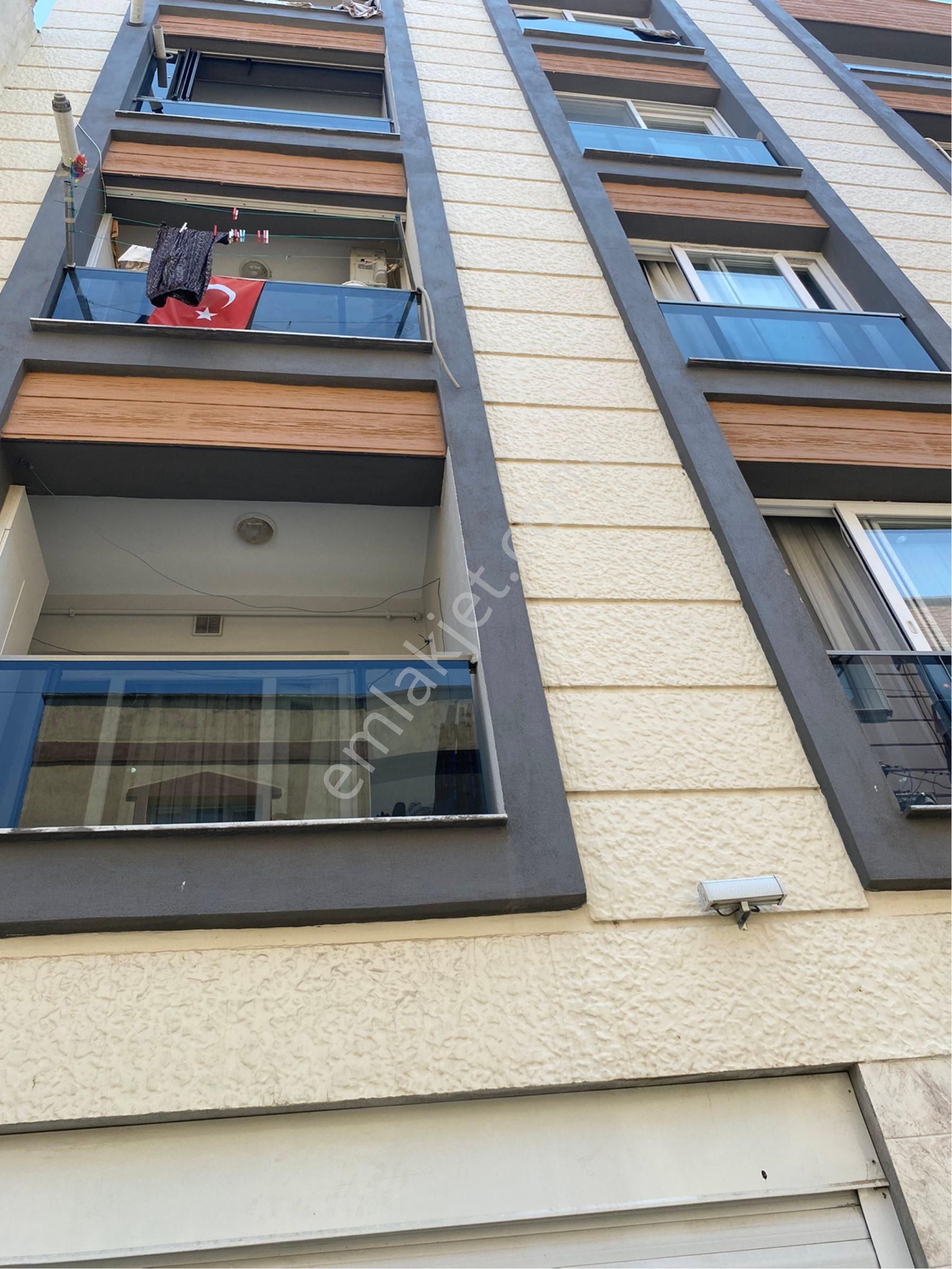 Namık Kemal Okulu Yakını 2 Yıllık Otoparklı Asansörlü Doğalgazlı 3+1