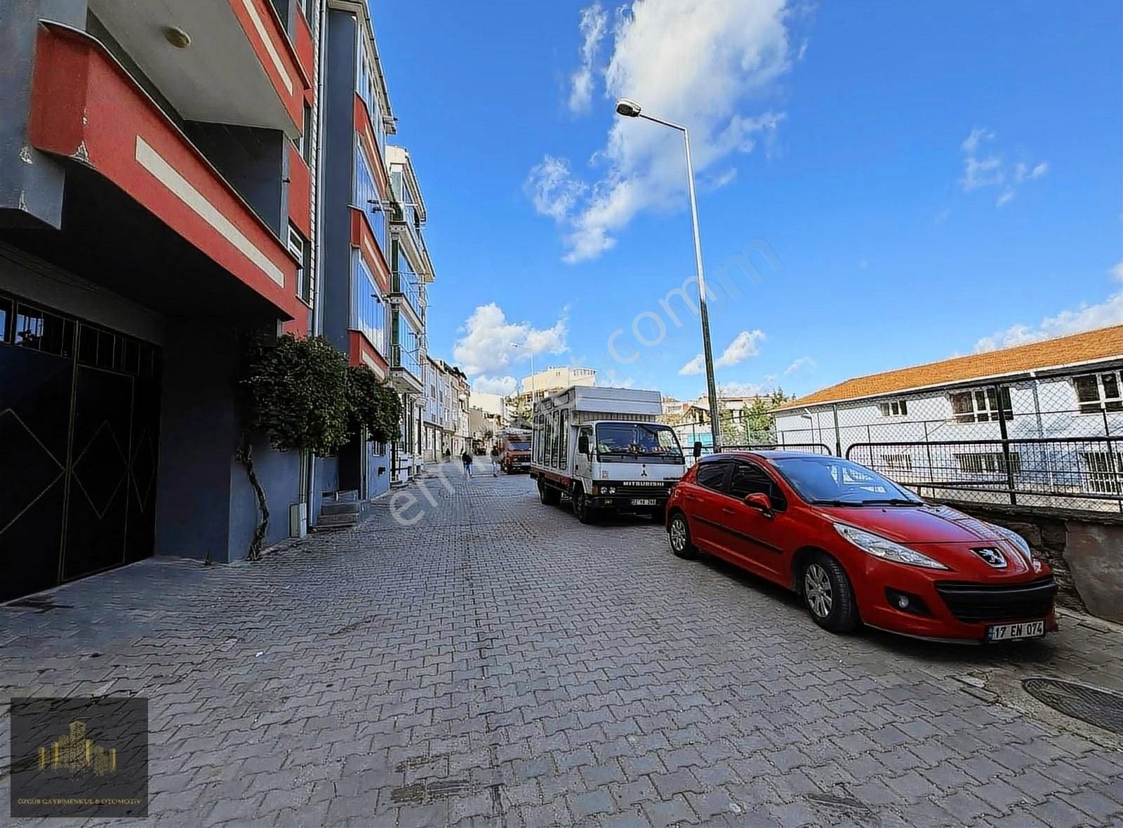 Özgür'den Çınarlı Mahallesinde Bitişik Nizam 4,5 Kat İmarlı